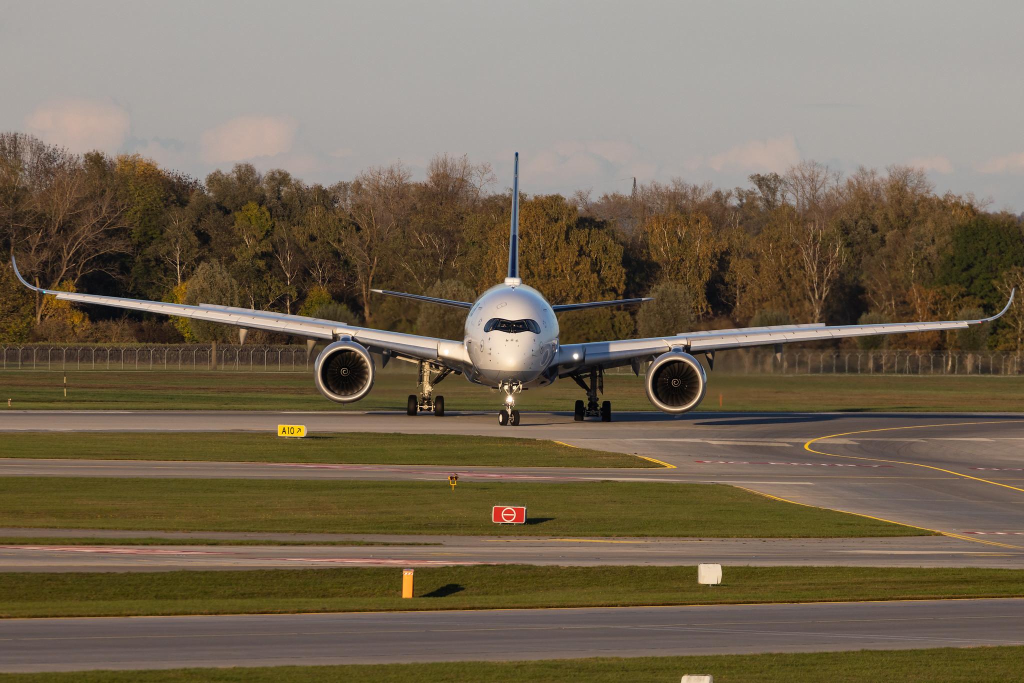 Munich Airport: Lufthansa (LH / DLH) | Airbus A350-941 A359 | D-AIXD | MSN 127