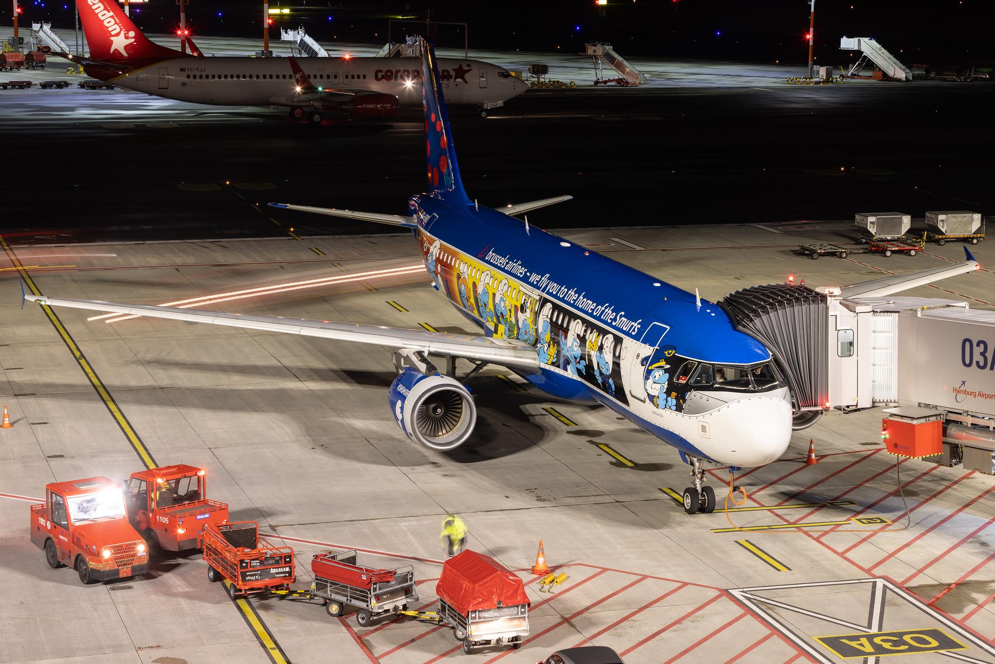 Hamburg Airport: Brussels Airlines (SN / BEL) | Livery: The Smurfs Livery | A320 | OO-SND | MSN 1838