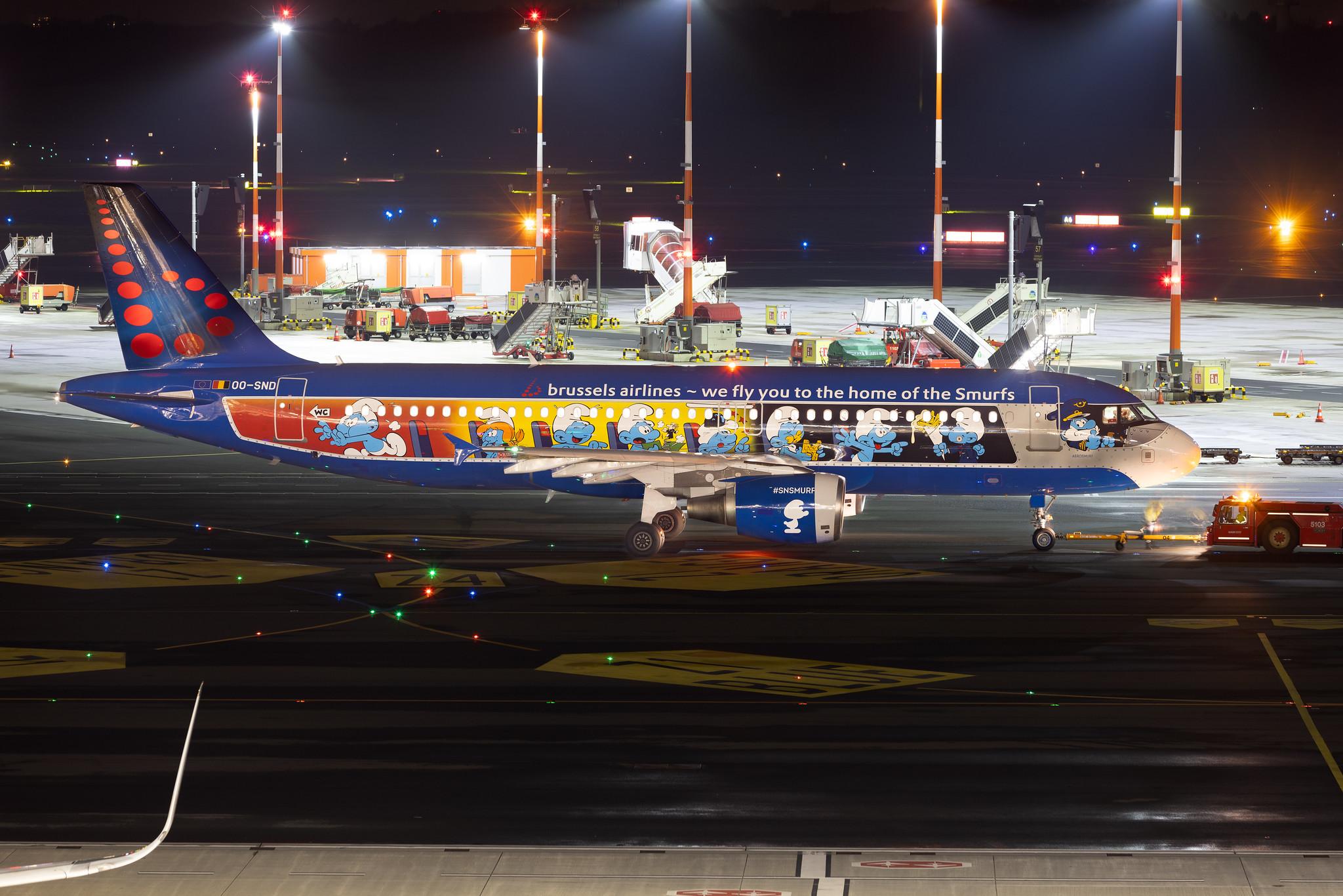 Hamburg Airport: Brussels Airlines (SN / BEL) | Livery: The Smurfs Livery | A320 | OO-SND | MSN 1838