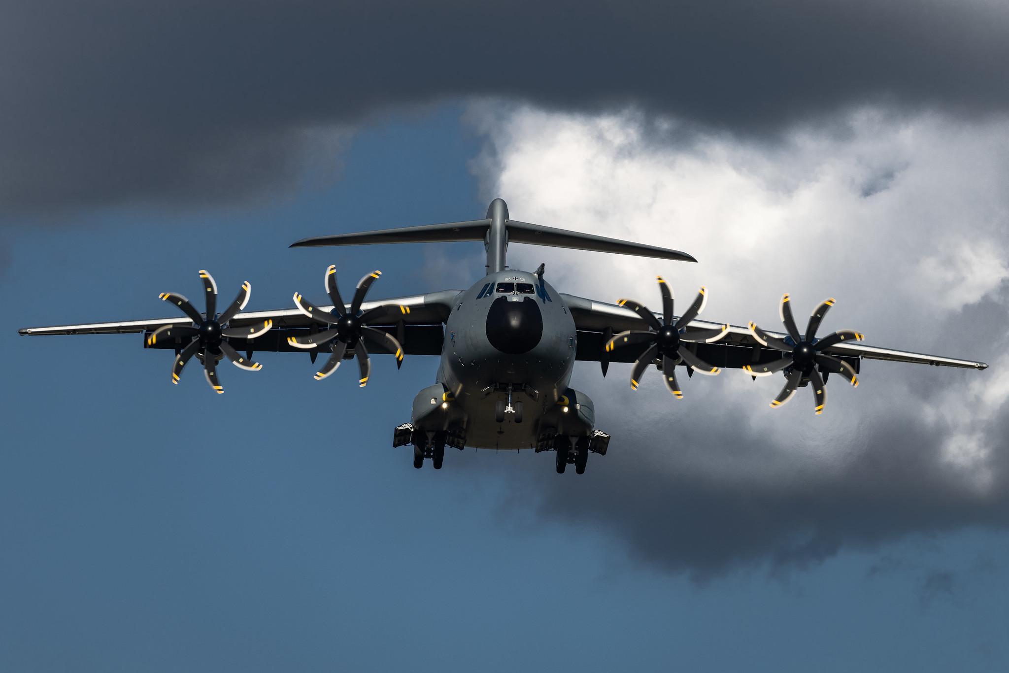 Hamburg Airport: German Air Force ( / GAF) | Airbus A400M-180 A400 | 54+12 | MSN 057