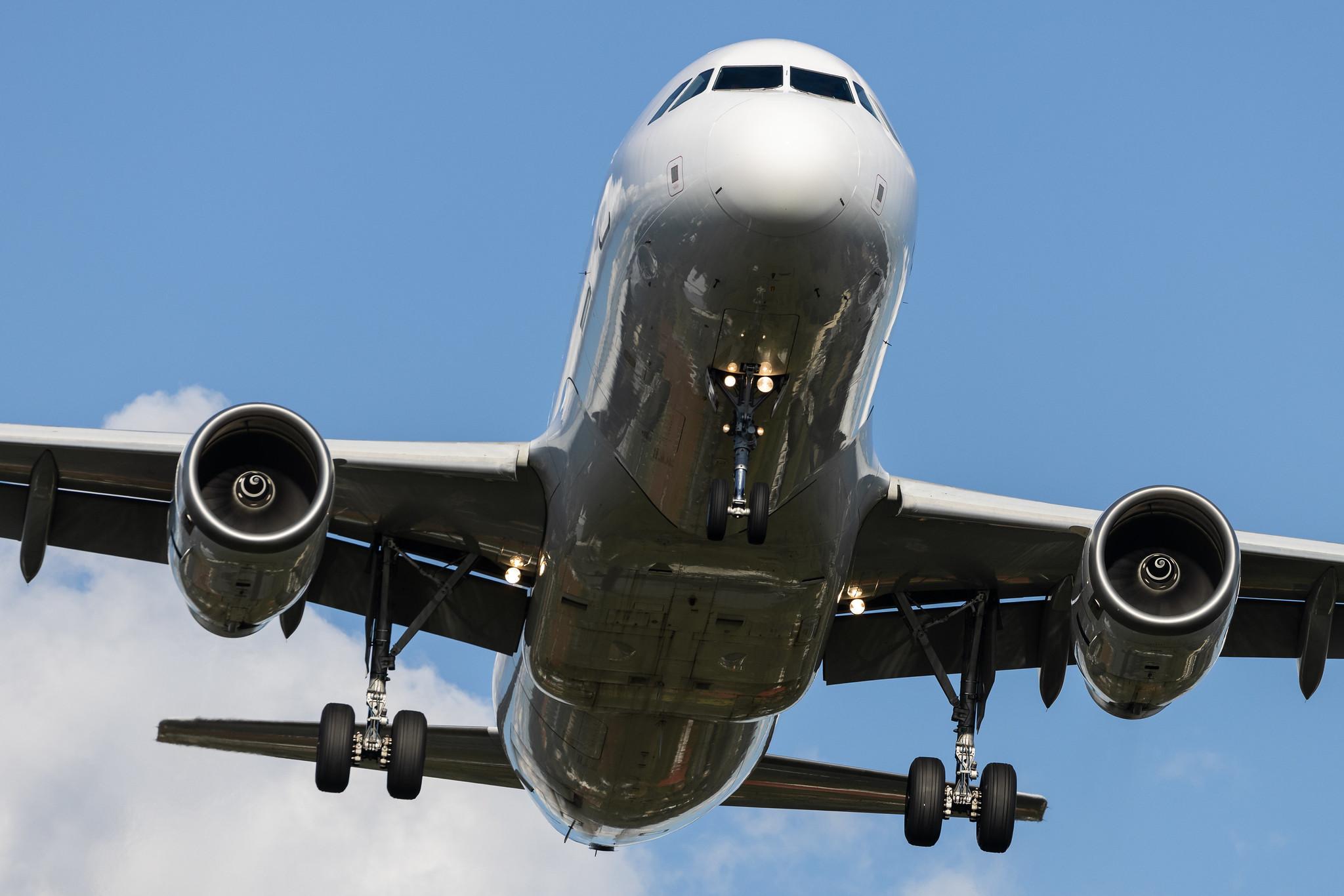 Hamburg Airport: Eurowings (EW / EWG) | Operator: Avion Express Malta | Airbus A320-232 A320 | 9H-MLB | MSN 04441