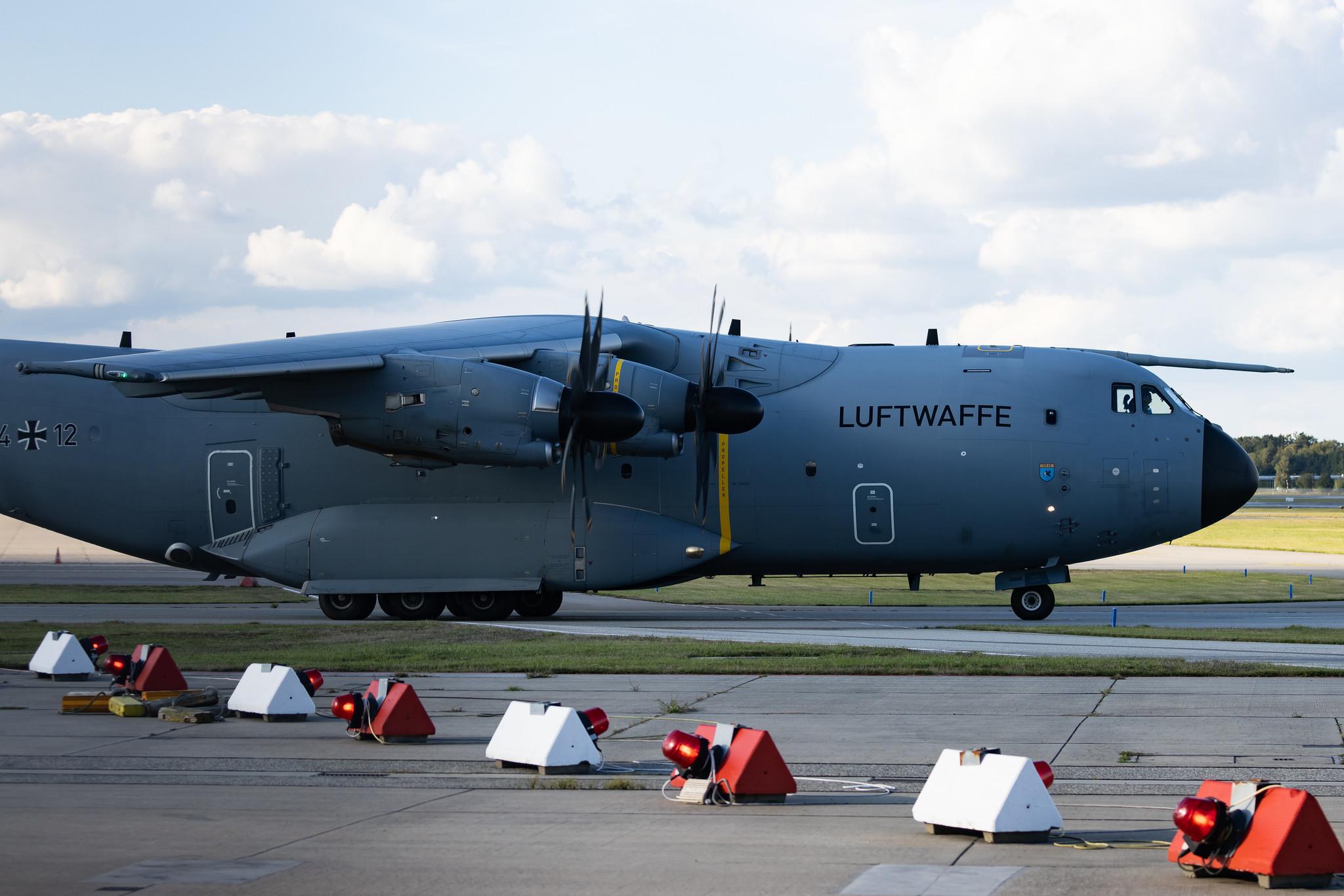 Hamburg Airport: German Air Force ( / GAF) | Airbus A400M-180 A400 | 54+12 | MSN 057