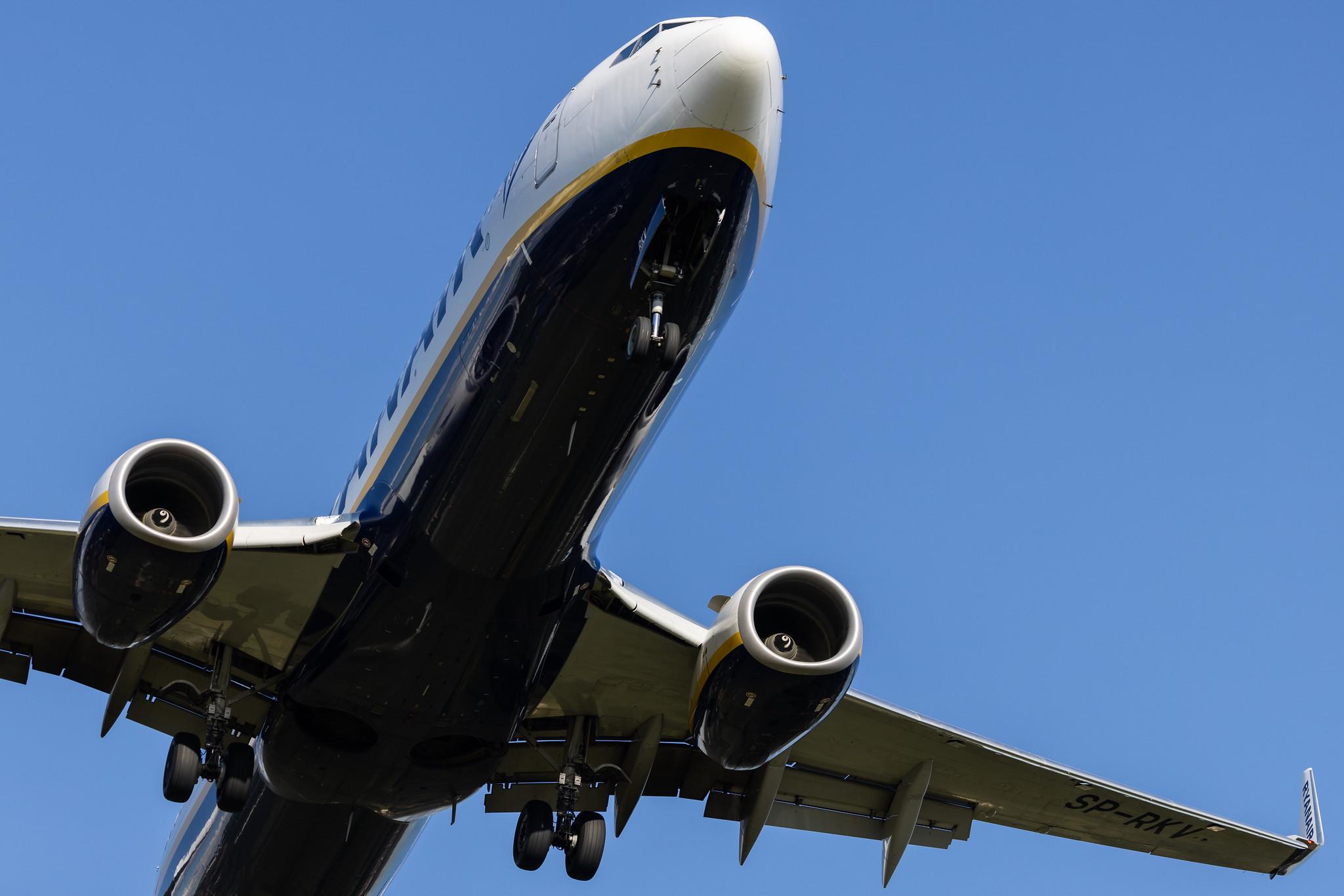 Hamburg Airport: Ryanair (FR / RYR) | Operator: Buzz |  Boeing 737-8AS B738 | SP-RKV | MSN 44810