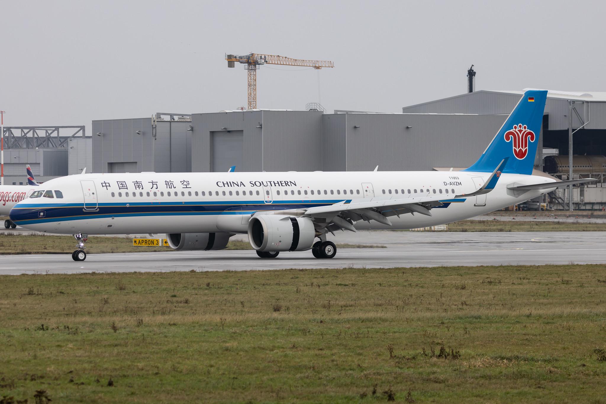 Hamburg Finkenwerder: China Southern Airlines (CZ / CSN) | Airbus A321-253NX A21N | D-AVZM | B-32CS | MSN 11053
