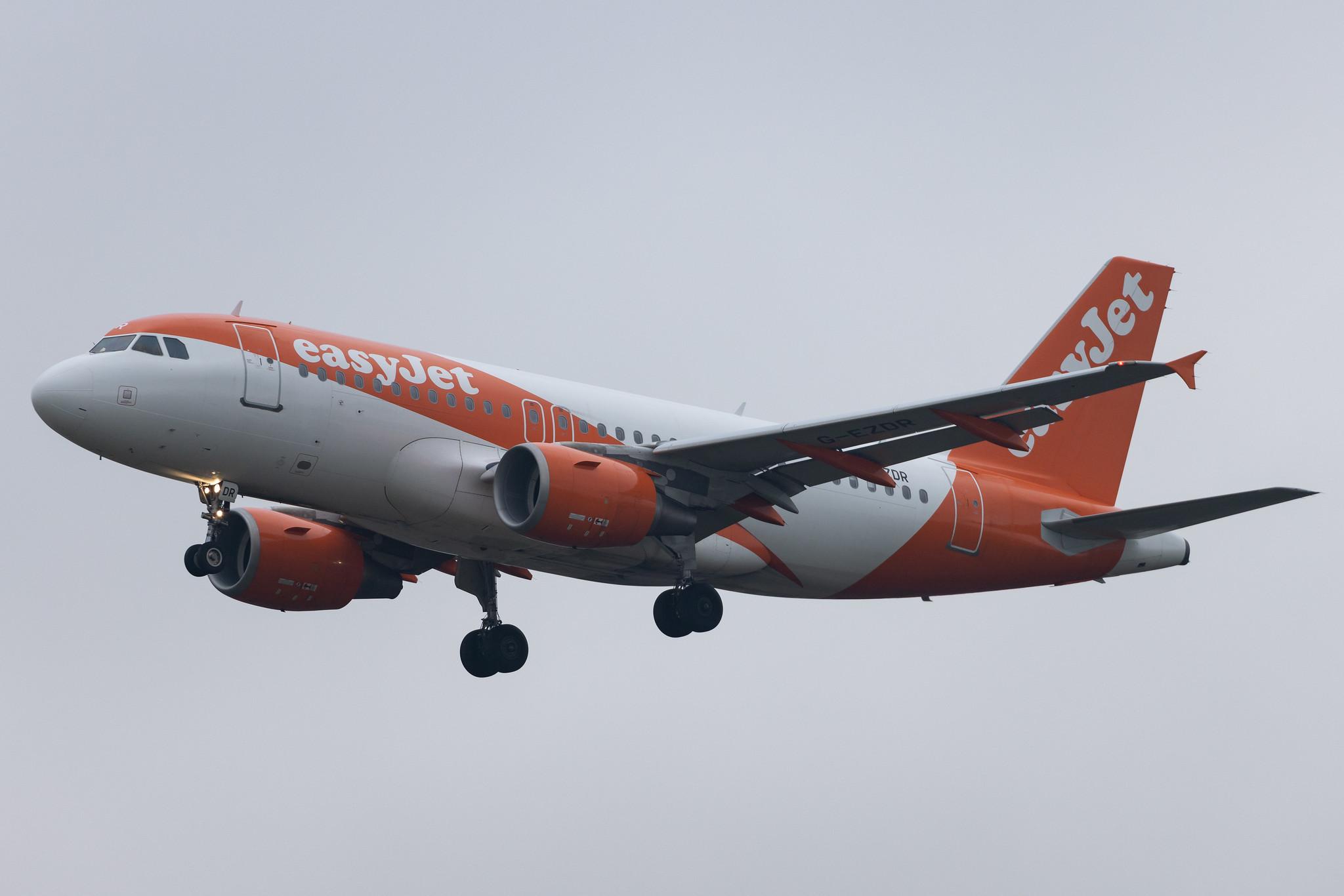 Amsterdam Schiphol: easyJet (U2 / EZY) |  Airbus A319-111 A319 | G-EZDR | MSN 3683