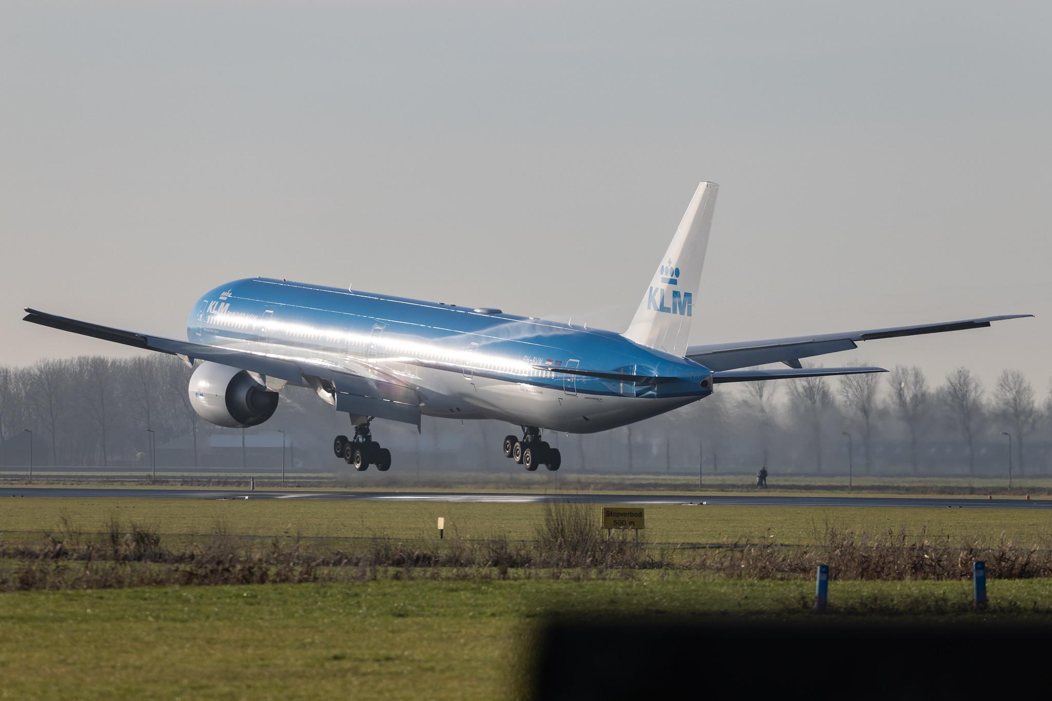 Amsterdam Schiphol: KLM (KL / KLM) | Boeing 777-306(ER) B77W | PH-BVN | MSN 44549