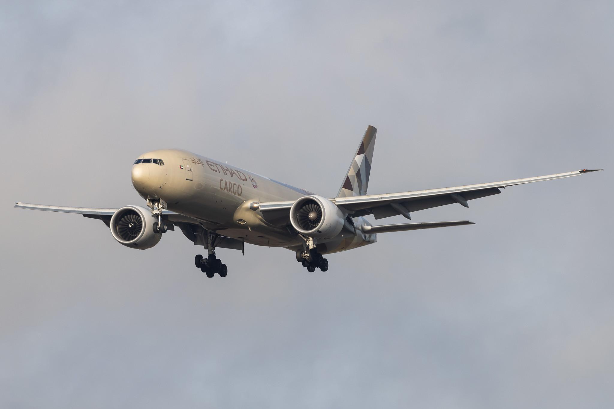 Amsterdam Schiphol: Etihad Cargo (EY / ETD) | Boeing 777-FFX B77L | A6-DDD | MSN 62744
