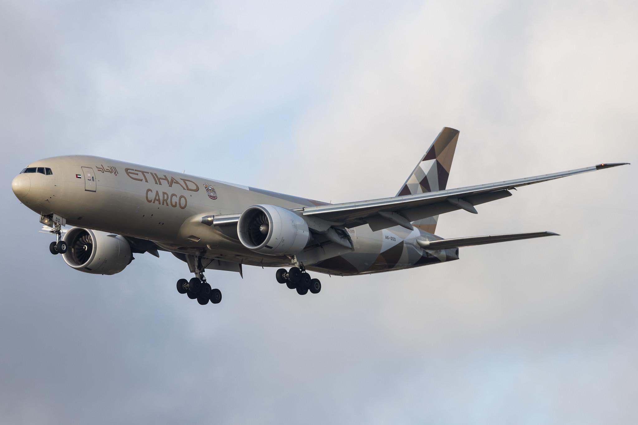 Amsterdam Schiphol: Etihad Cargo (EY / ETD) | Boeing 777-FFX B77L | A6-DDD | MSN 62744