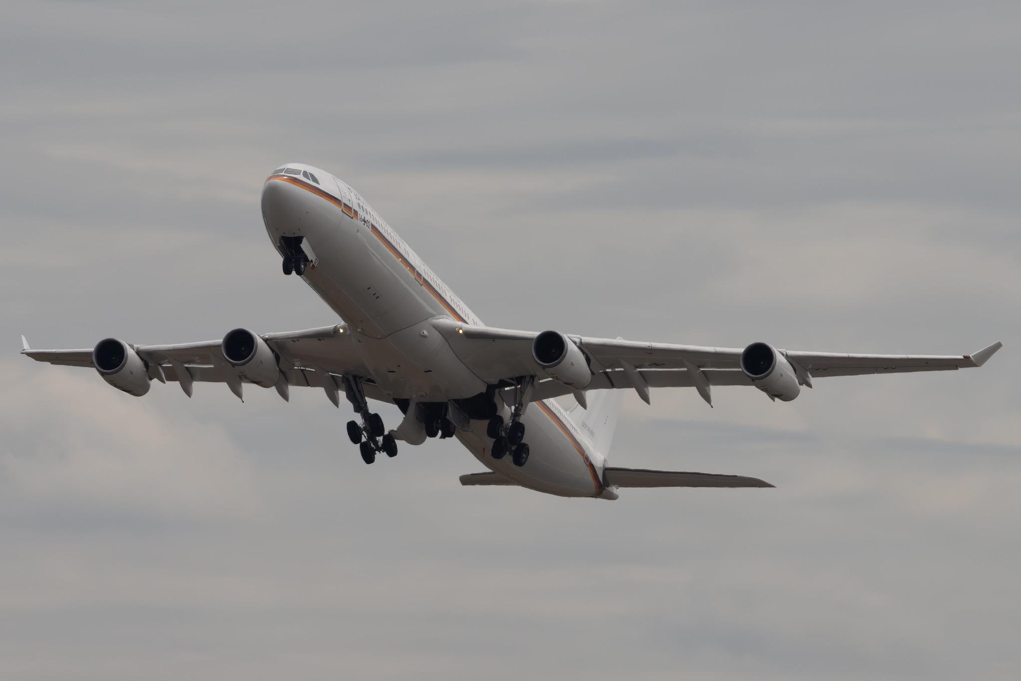 Köln Bonn Airport: German Air Force (/ GAF) | Airbus A340-313 A343 | 16+02 | MSN 355