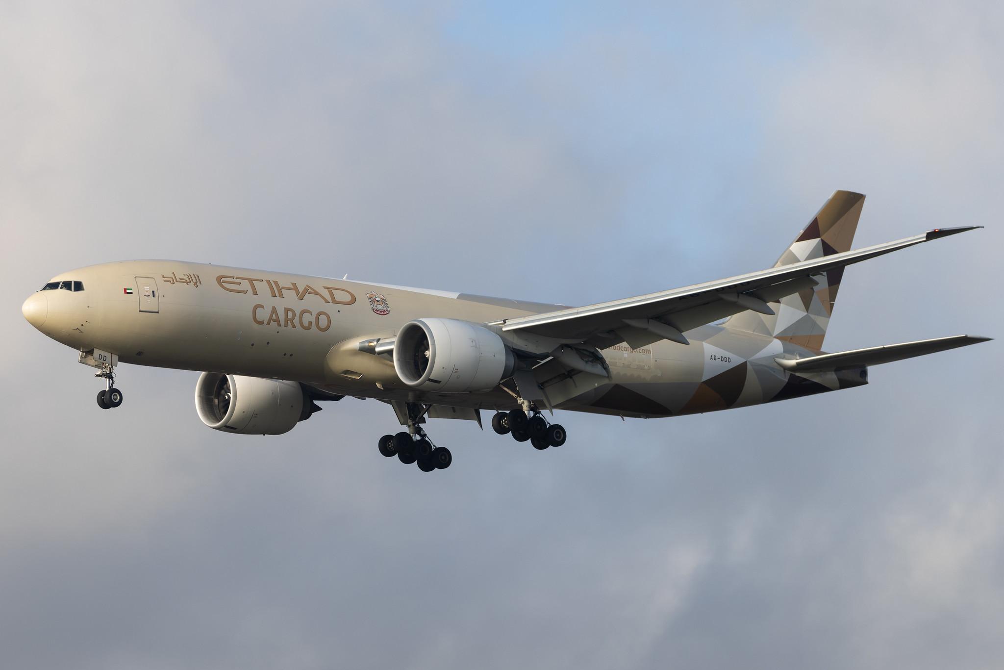 Amsterdam Schiphol: Etihad Cargo (EY / ETD) | Boeing 777-FFX B77L | A6-DDD | MSN 62744