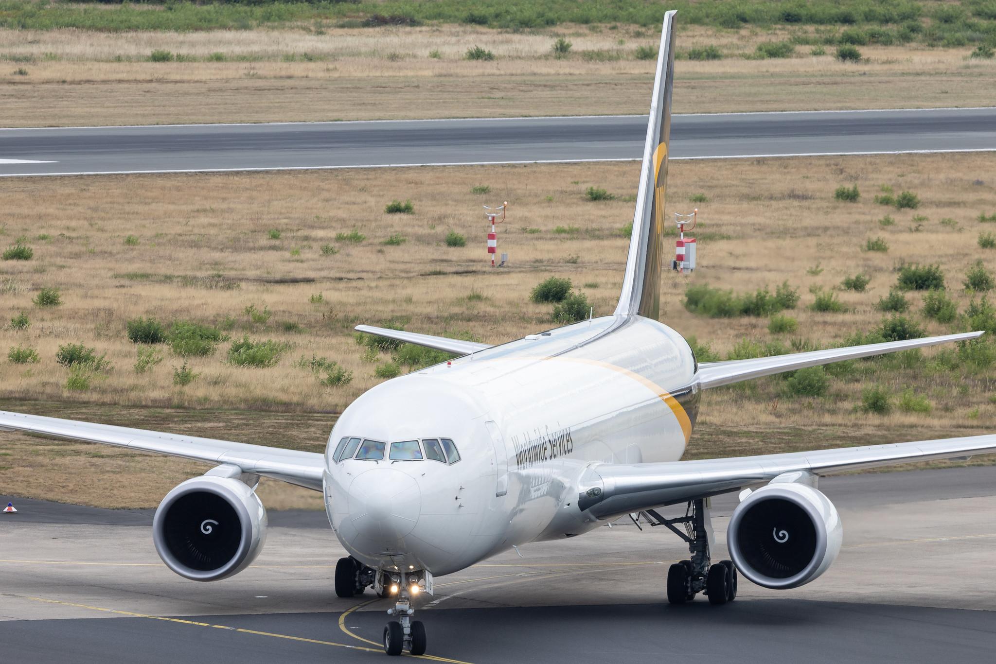 Köln Bonn Airport: UPS (5X / UPS) | Boeing 767-300F(ER) B763 | N371UP | MSN 65791