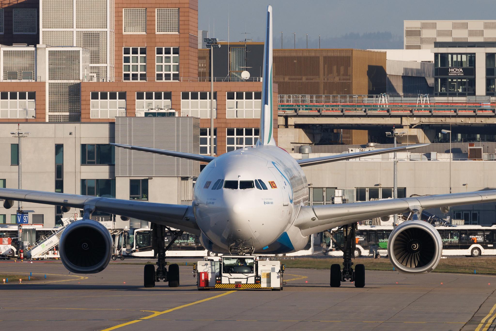 Frankfurt Airport: SriLankan Airlines (UL / ALK) | Airbus A330-343 A333 | 4R-ALP | MSN 1669