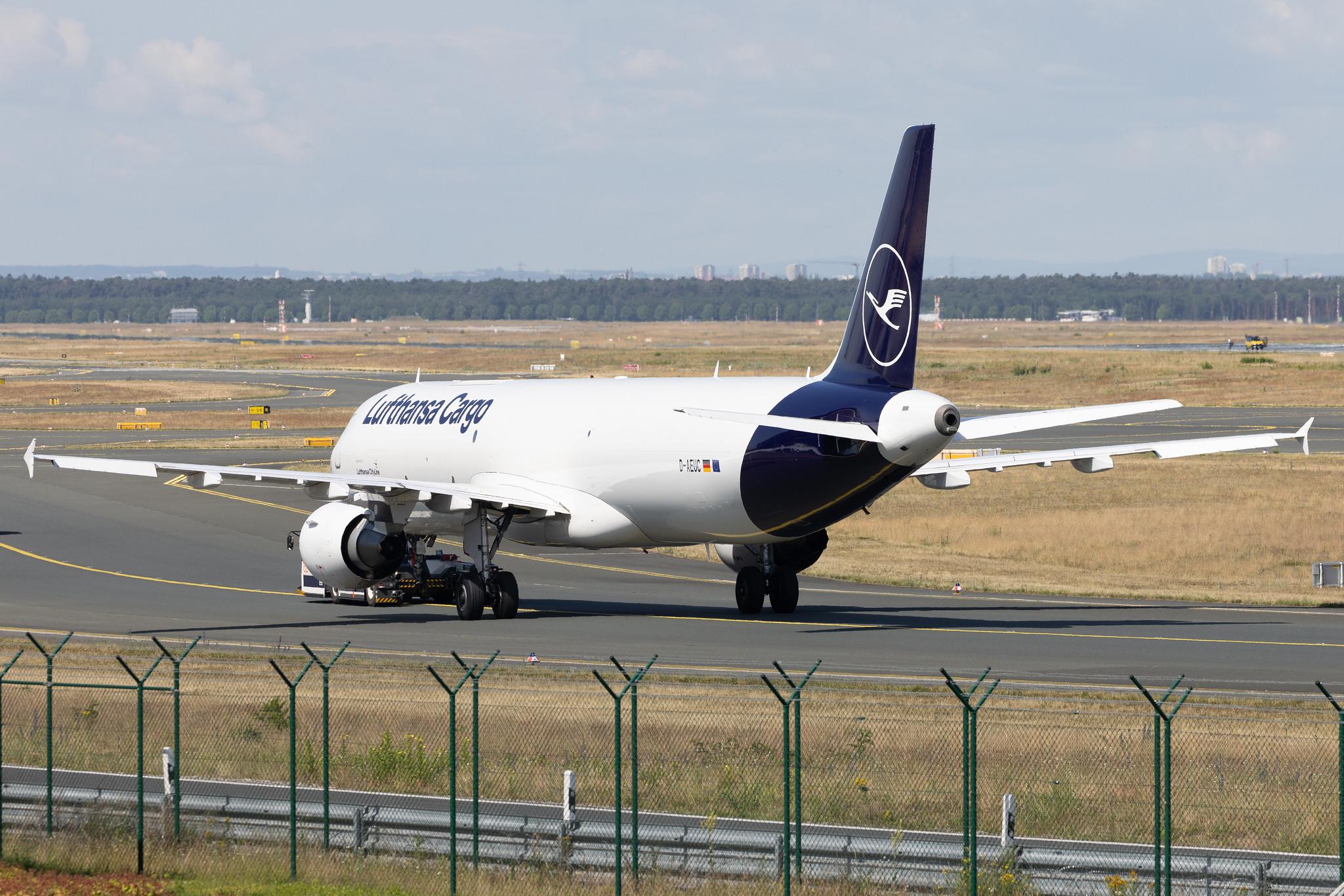 Frankfurt Airport: Lufthansa Cargo (/ GEC) | Operator: Lufthansa CityLine |  Airbus A321-211(P2F) A321 | D-AEUC | MSN 3504
