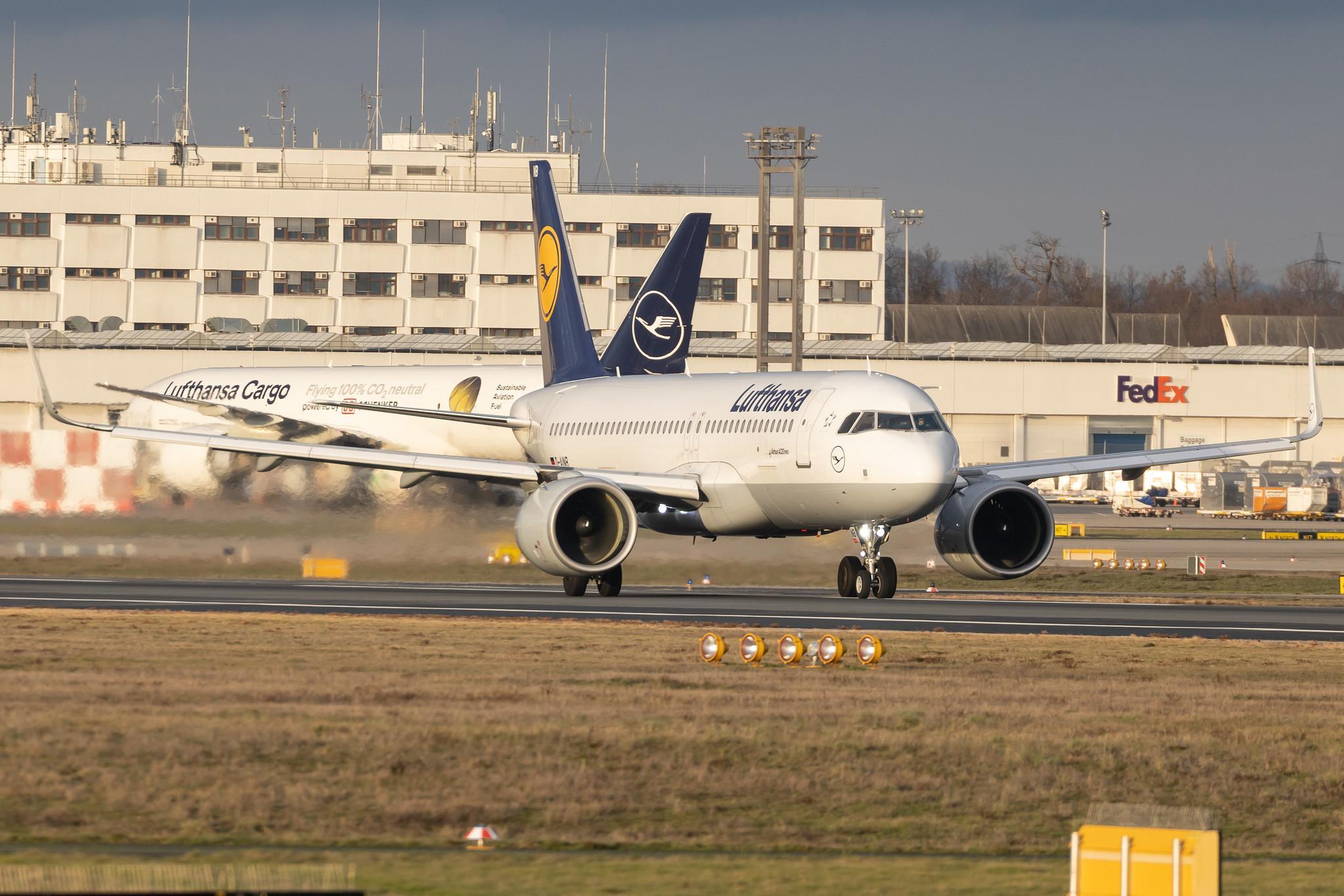 Frankfurt Airport: Lufthansa (LH / DLH) | Airbus A320-271N A20N | D-AINB | MSN 6864