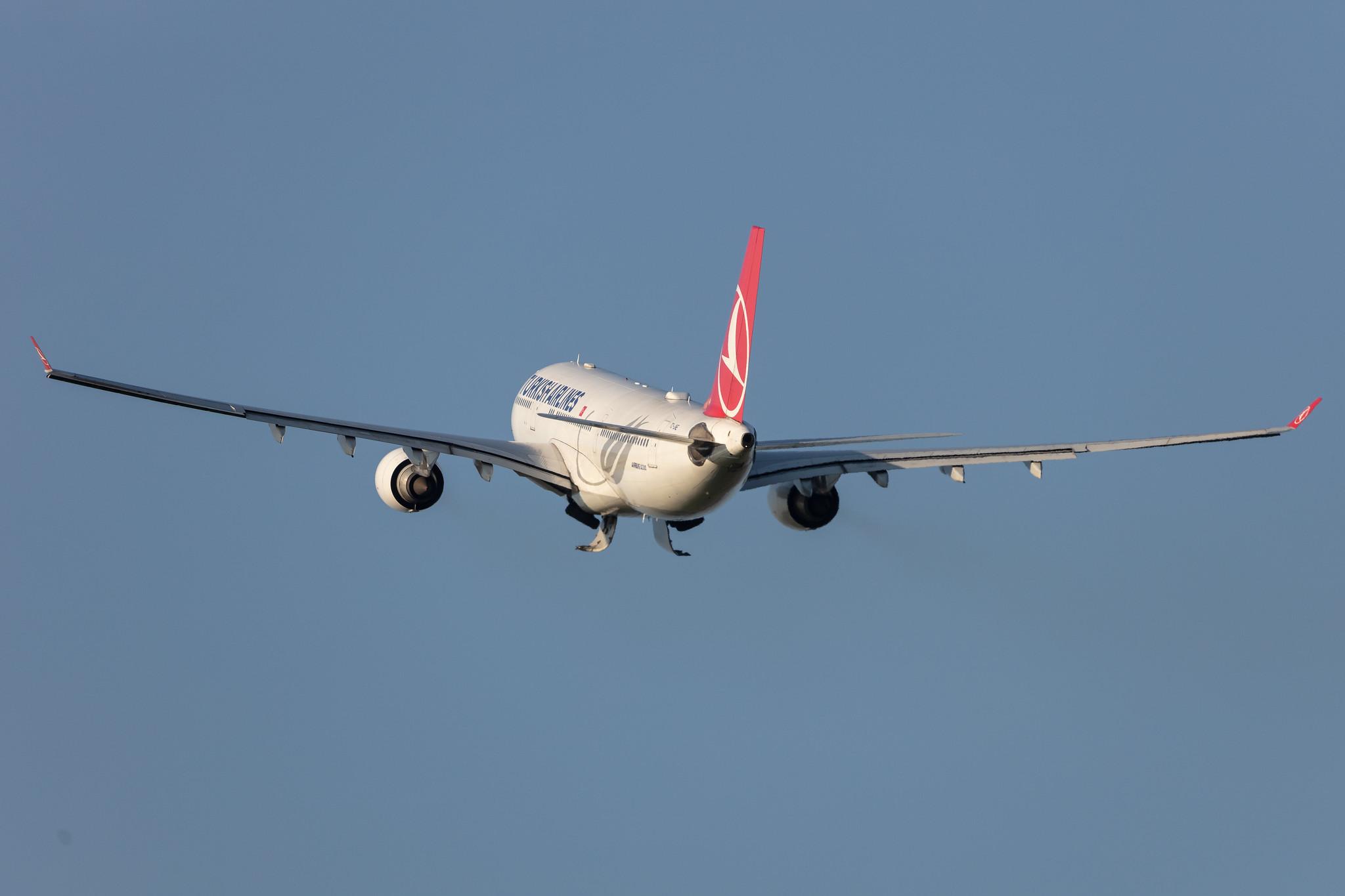 Amsterdam Schiphol: Turkish Airlines (TK / THY) |  Airbus A330-203 A332 | TC-JNE | MSN 0774