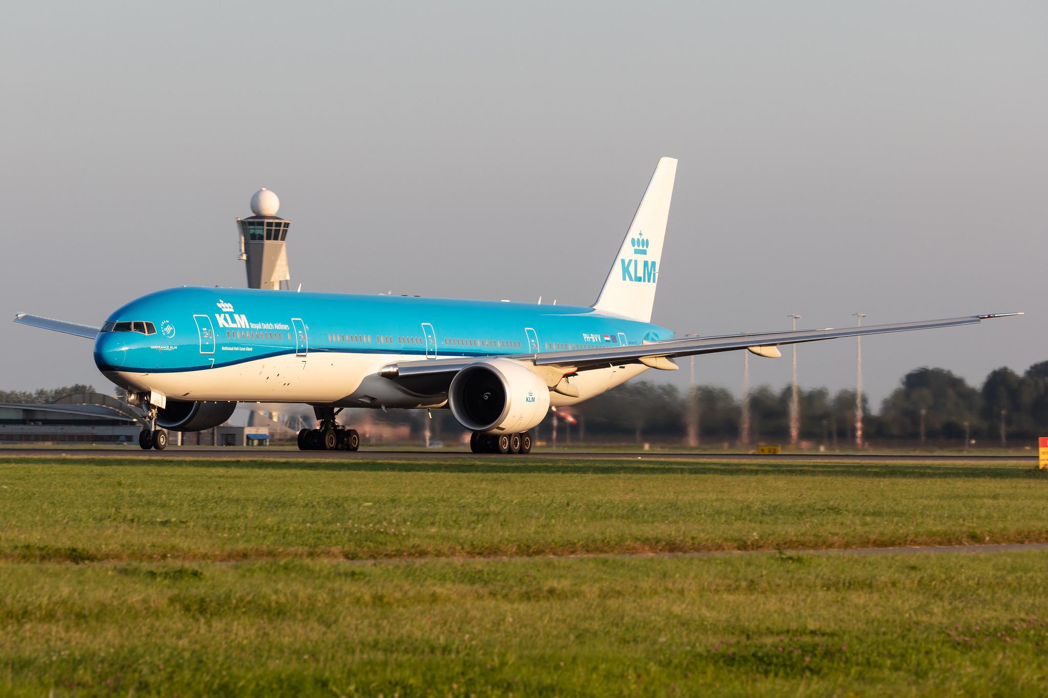 Amsterdam Schiphol: KLM (KL / KLM) |  Boeing 777-300(ER) B77W | PH-BVV | MSN 66888