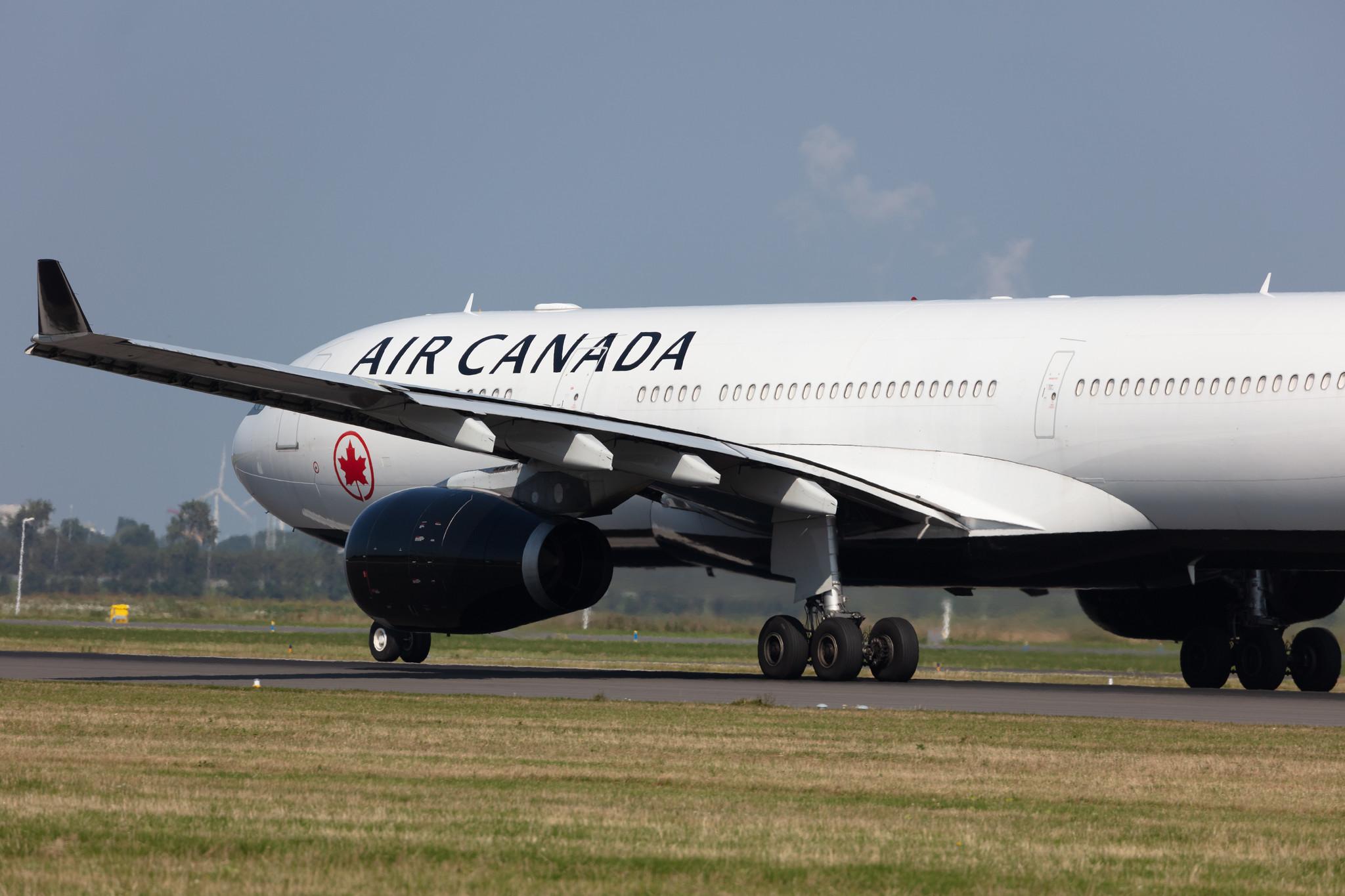 Amsterdam Schiphol: Air Canada (AC / ACA) |  Airbus A330-343 A333 | C-GEGC | MSN 1006
