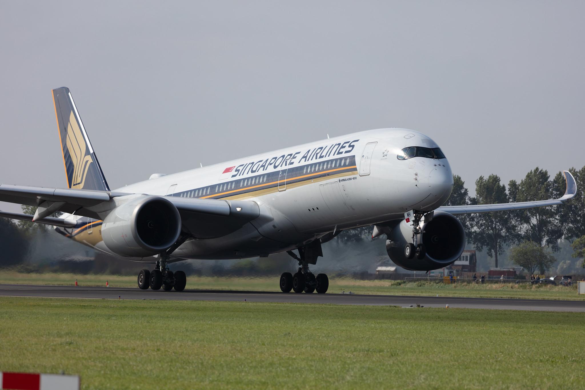 Amsterdam Schiphol: Singapore Airlines (SQ / SIA) |  Airbus A350-941 A359 | 9V-SMH | MSN 068