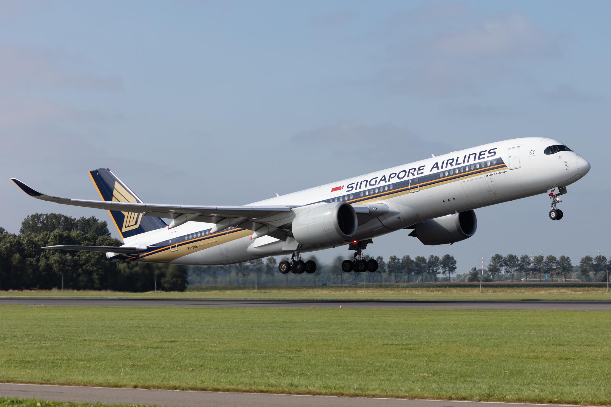 Amsterdam Schiphol: Singapore Airlines (SQ / SIA) |  Airbus A350-941 A359 | 9V-SMH | MSN 068