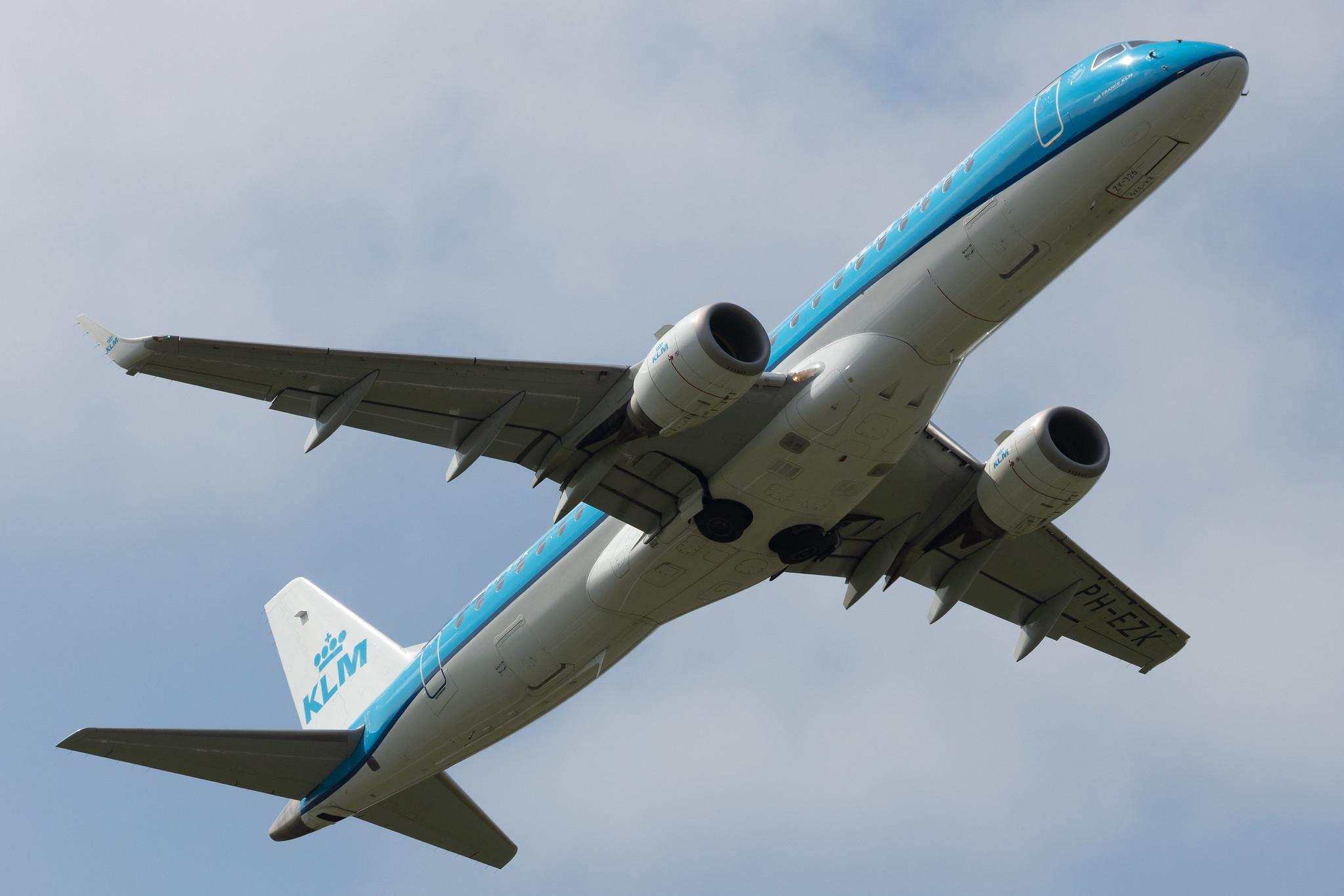 Amsterdam Schiphol: KLM (KL / KLM) | Operator: KLM Cityhopper |  Embraer E190STD E190 | PH-EZK | MSN 19000326