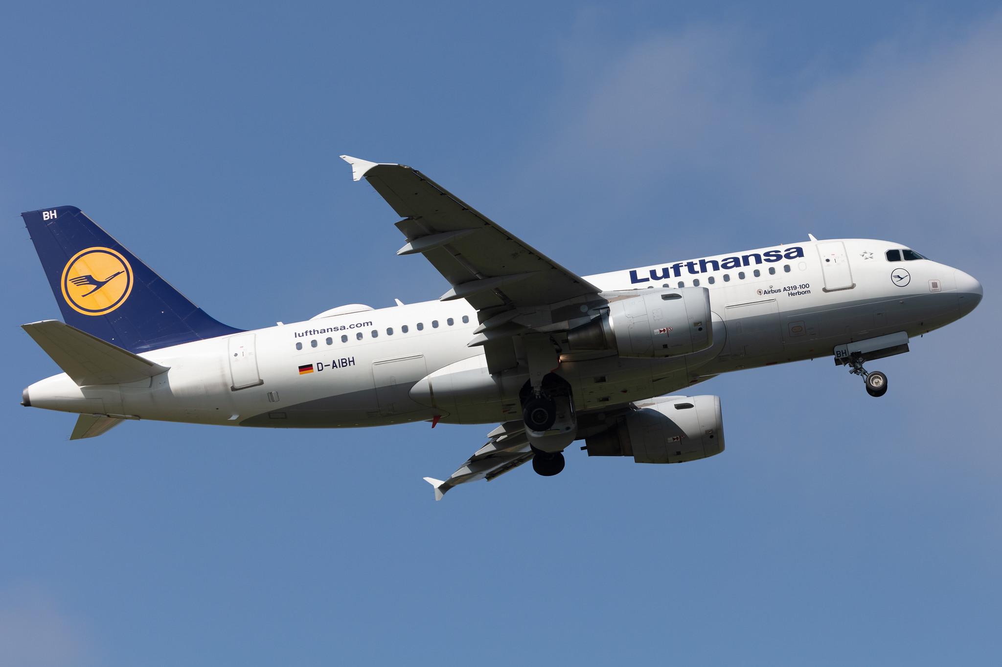 Amsterdam Schiphol: Lufthansa (LH / DLH) | Airbus A319-112 A319 | D-AIBH | MSN 5239