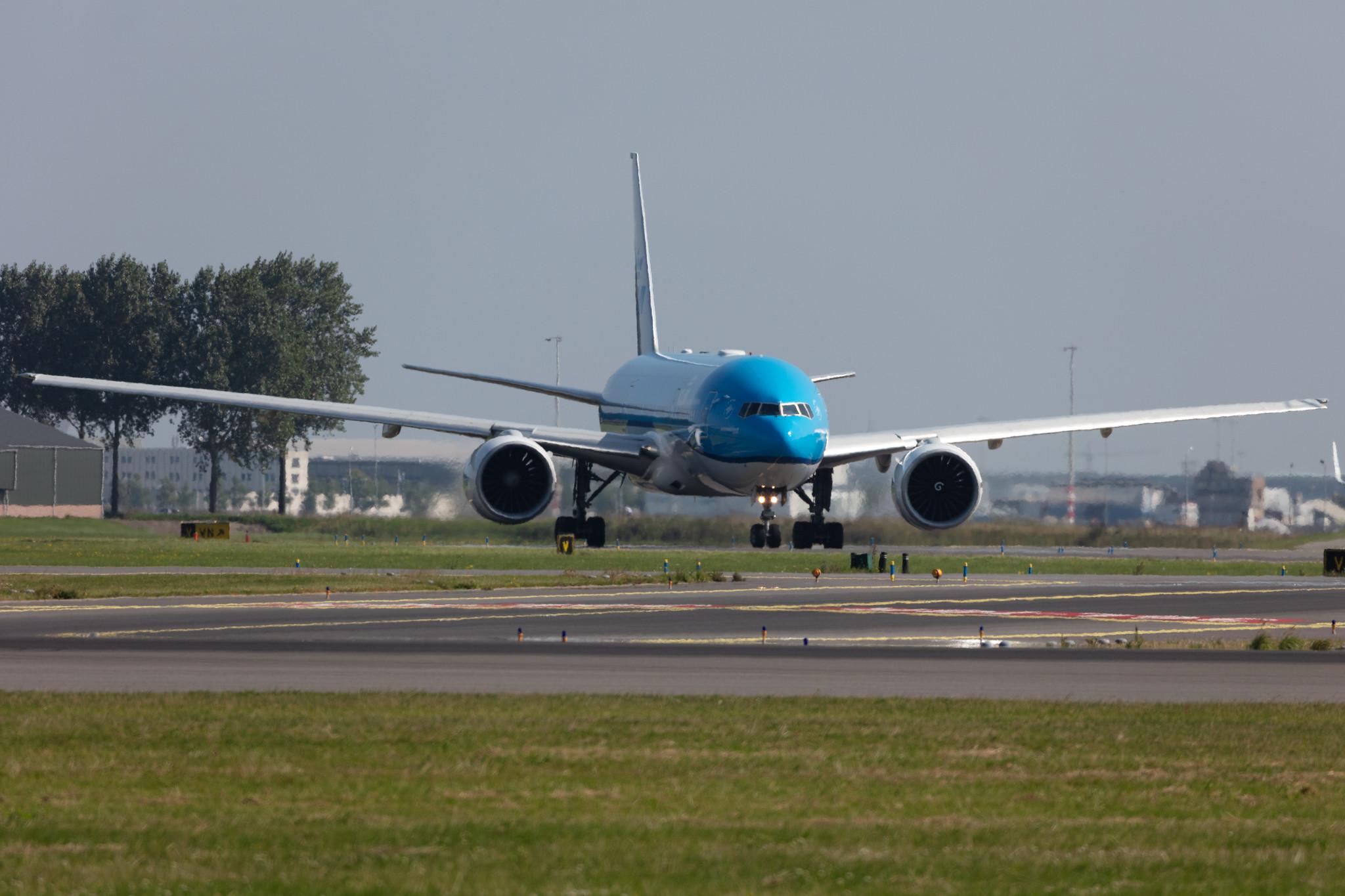 Amsterdam Schiphol: KLM (KL / KLM) |  Boeing 777-206(ER) B772 | PH-BQE | MSN 28691
