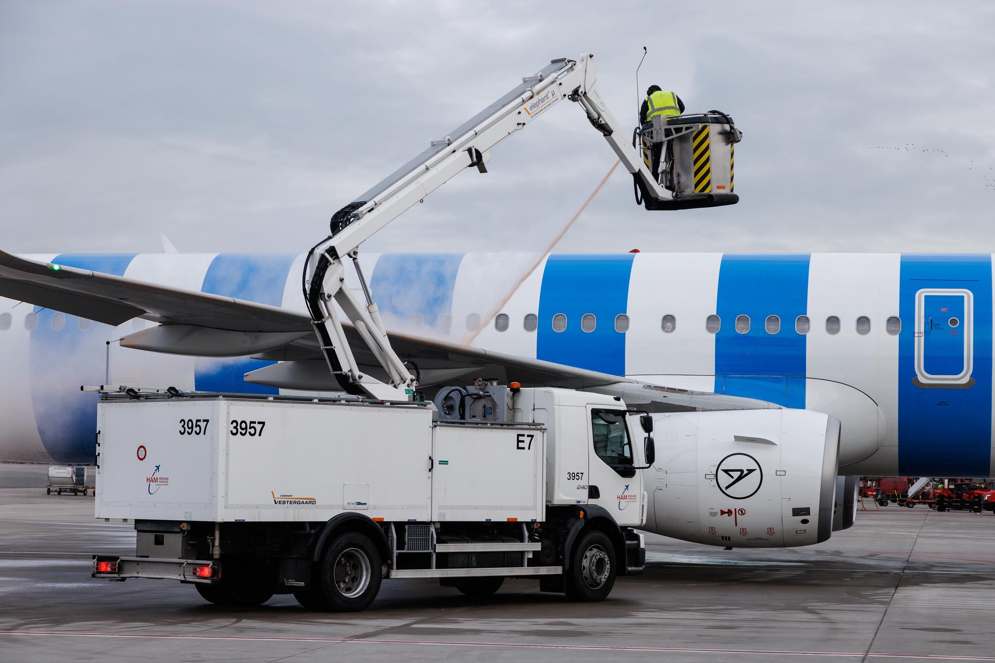 Hamburg Airport: Condor (DE / CFG) | Airbus A321-211 A321 | D-ATCF | MSN 5843