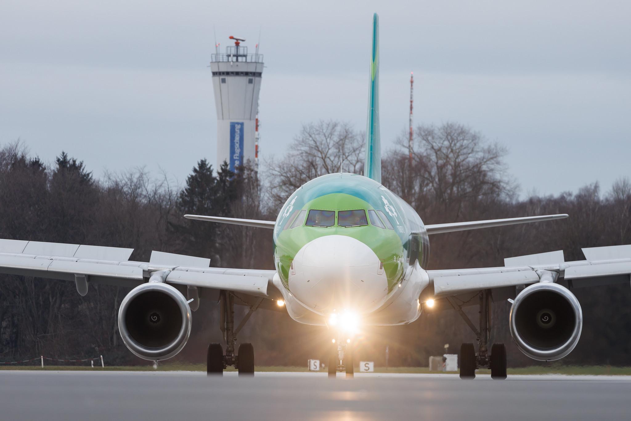 Hamburg Airport: Aer Lingus (EI / EIN) | Livery: Irish Rugby Team Livery | Airbus A320-214 A320 | EI-DEI | MSN 2374