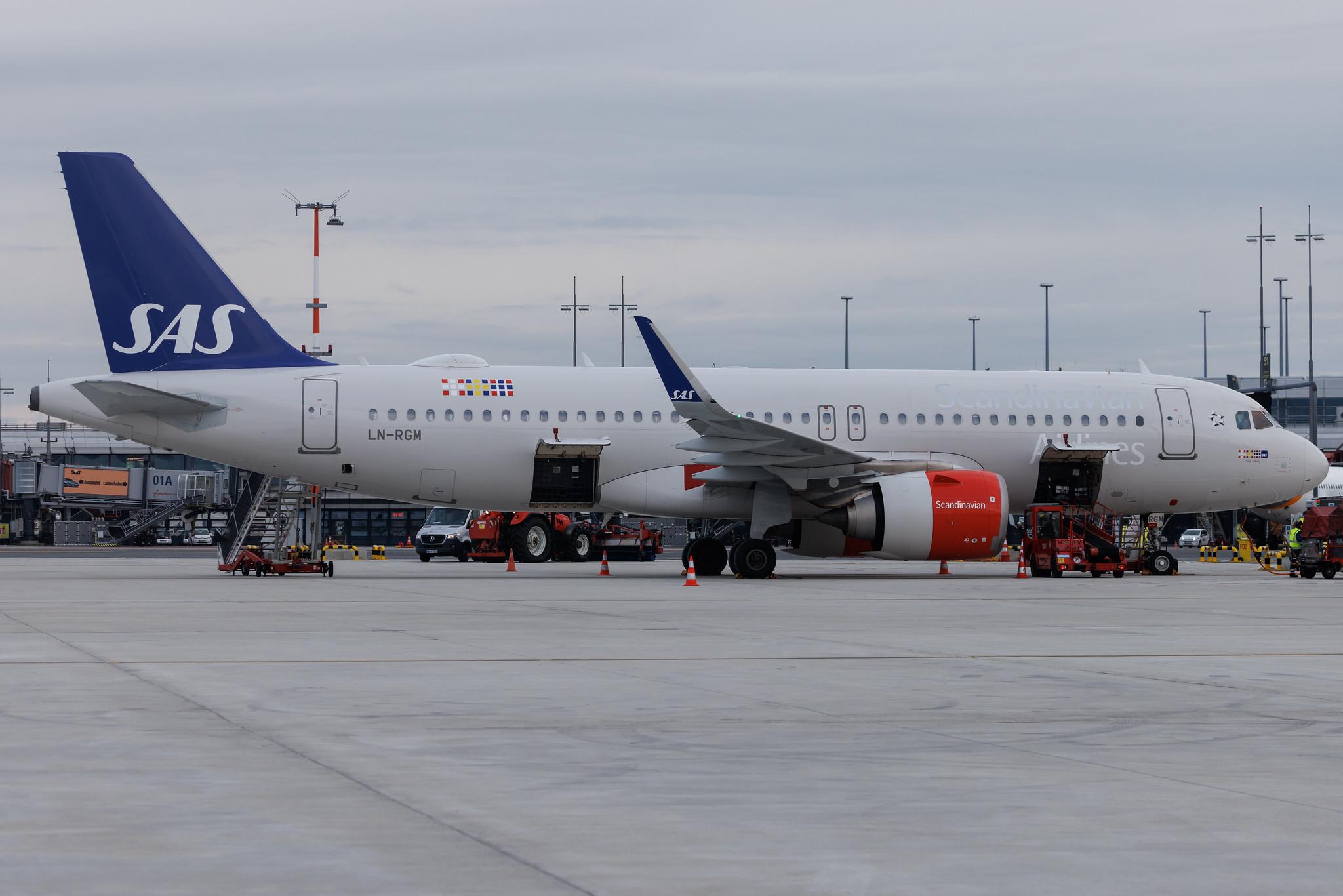 Hamburg Airport: SAS (SK / SAS) | Airbus A320-251N A20N | LN-RGM | MSN 7277