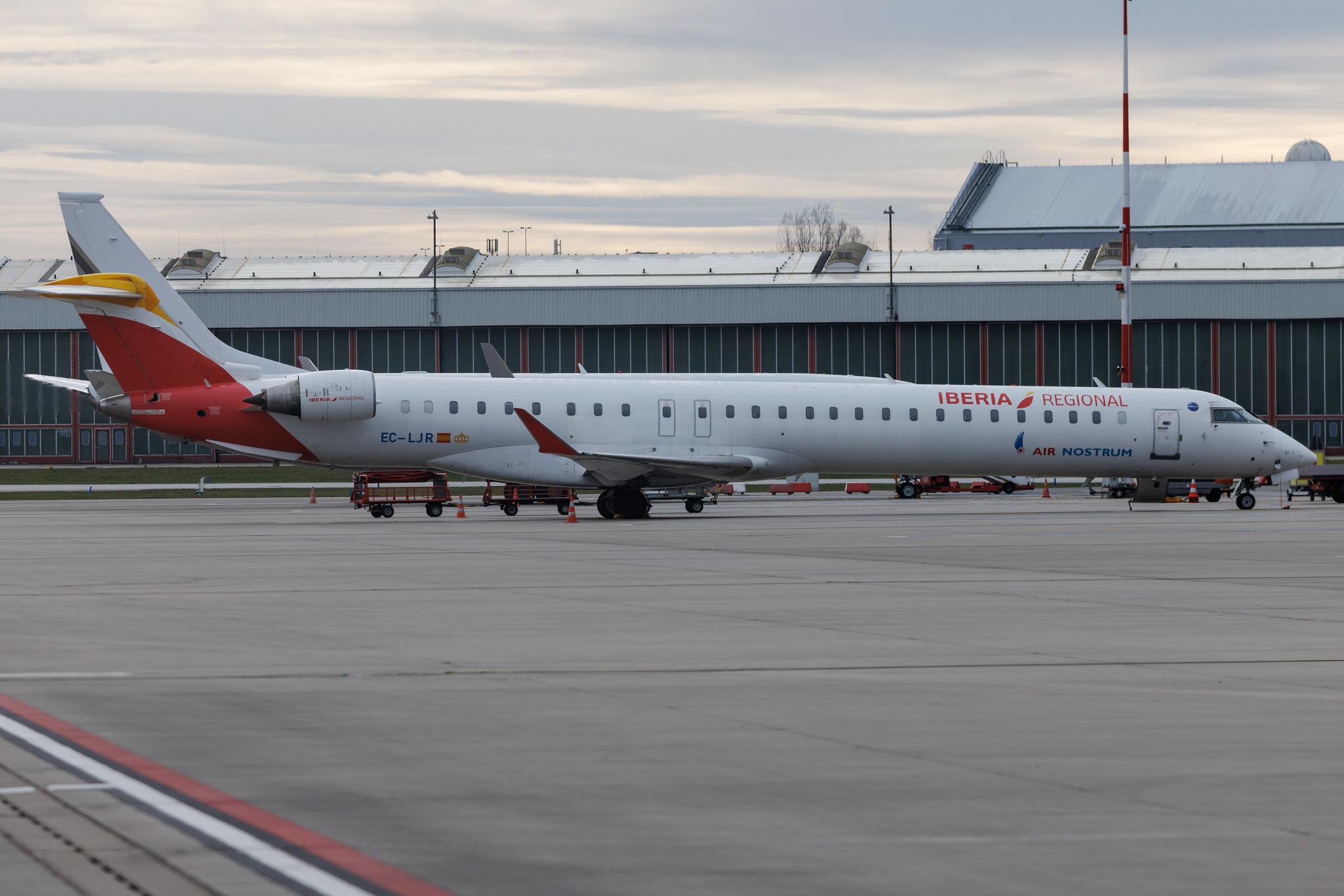 Hamburg Airport: Iberia Regional (IB / IBE) | Operator: Air Nostrum | Mitsubishi CRJ-1000 CRJX | EC-LJR | MSN 19002