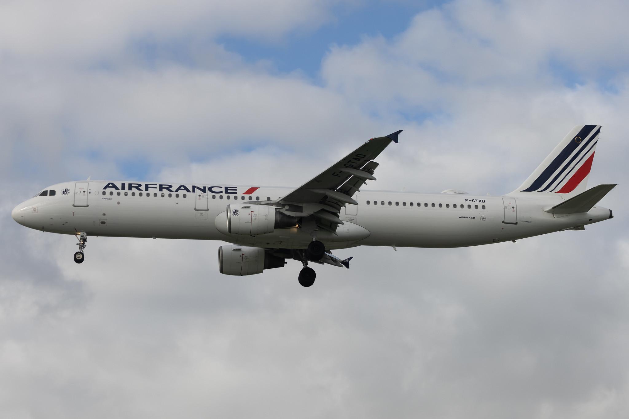 Aeroporto de Lisboa: Air France (AF / AFR) | Airbus A321-212 A321 | F-GTAD | MSN 0777