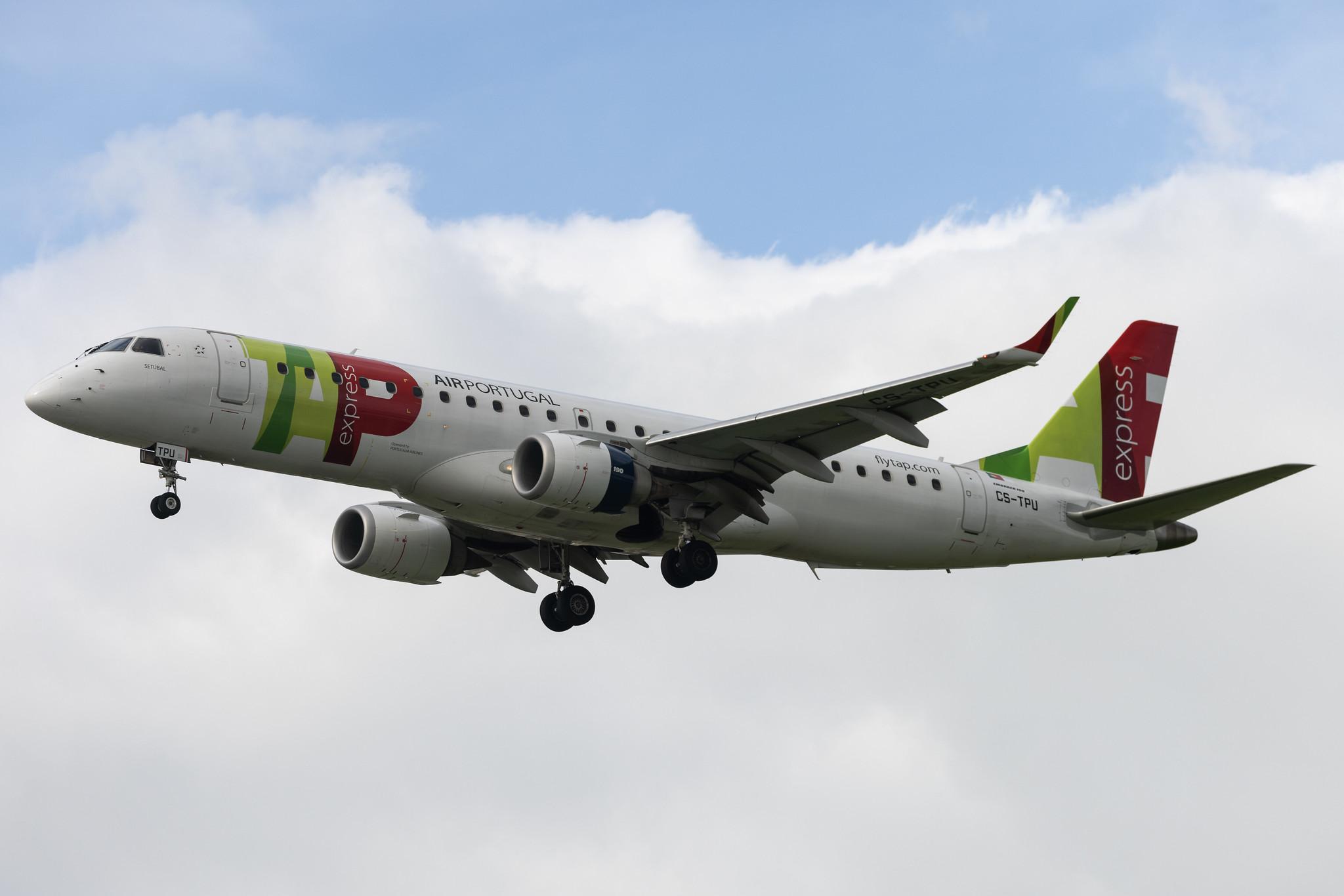 Aeroporto de Lisboa: TAP Express (NI / PGA) | Embraer E190LR E190 | CS-TPU | MSN 19000506