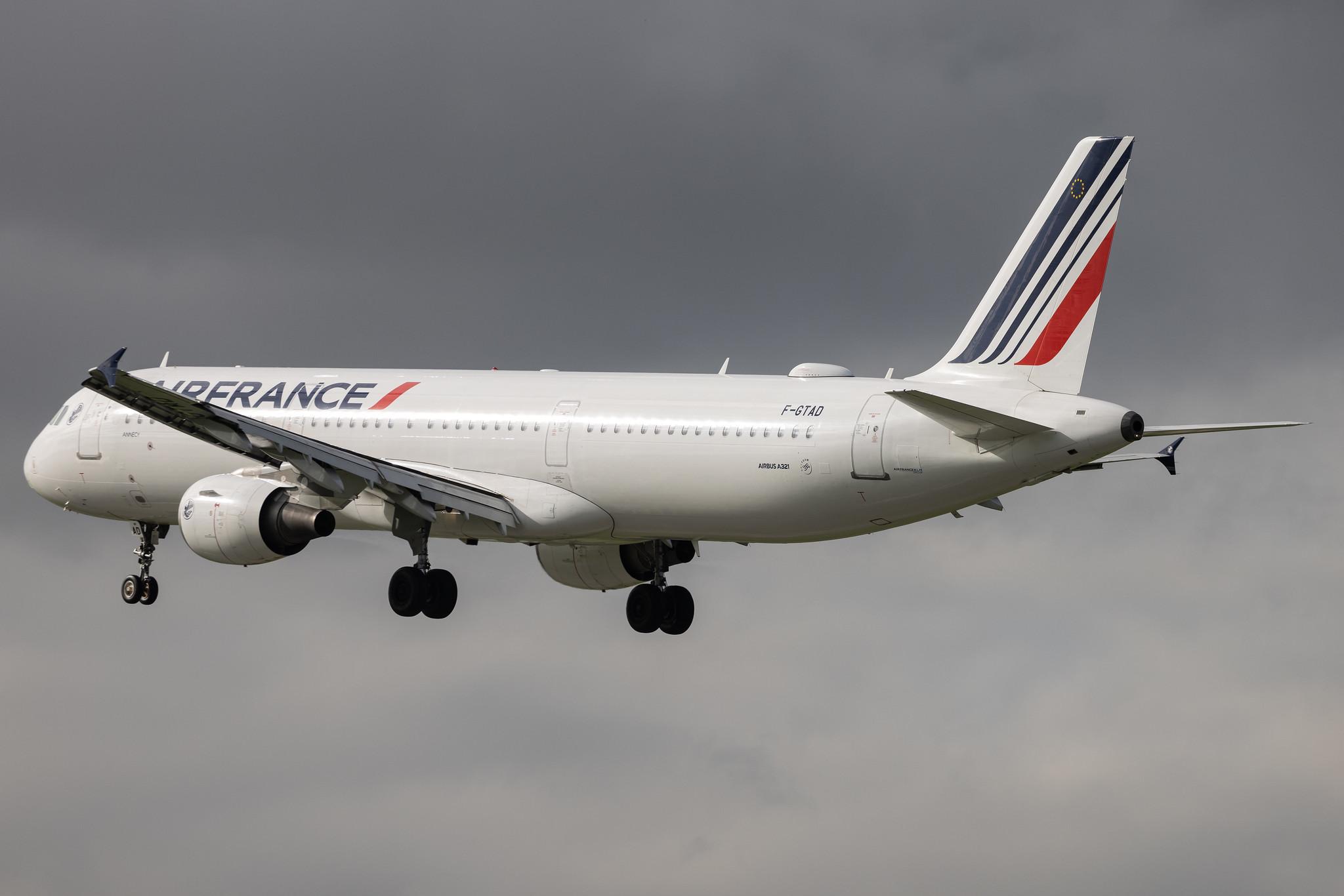 Aeroporto de Lisboa: Air France (AF / AFR) | Airbus A321-212 A321 | F-GTAD | MSN 0777