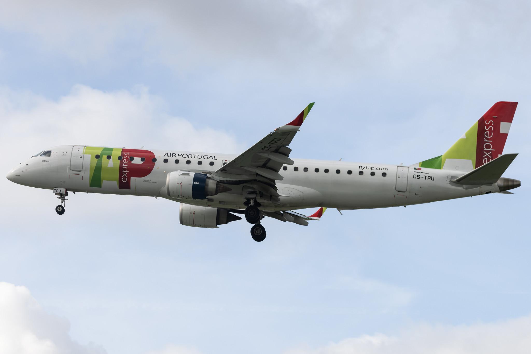 Aeroporto de Lisboa: TAP Express (NI / PGA) | Embraer E190LR E190 | CS-TPU | MSN 19000506