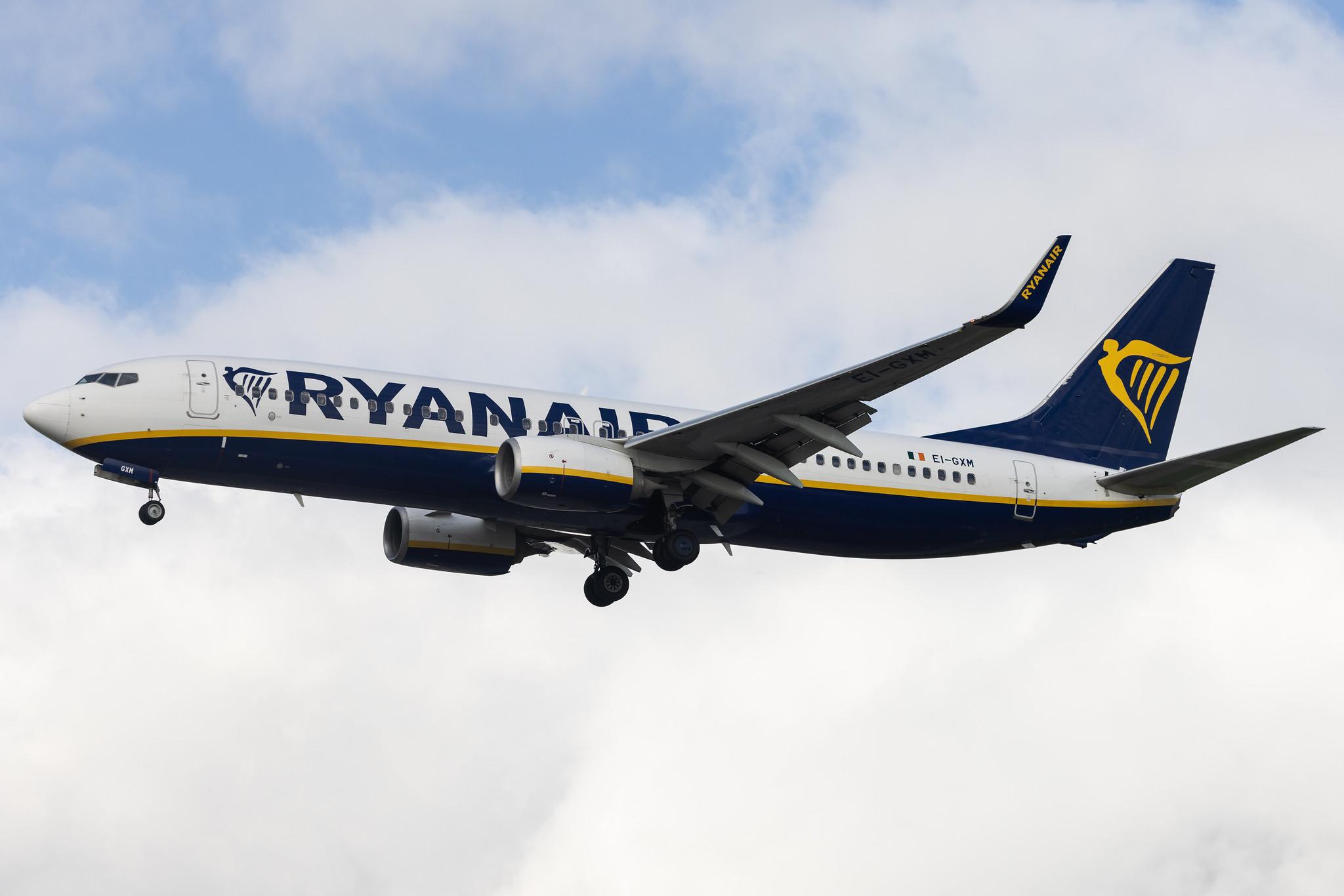 Aeroporto de Lisboa: Ryanair (FR / RYR) |  Boeing 737-8AS B738 | EI-GXM | MSN 44858