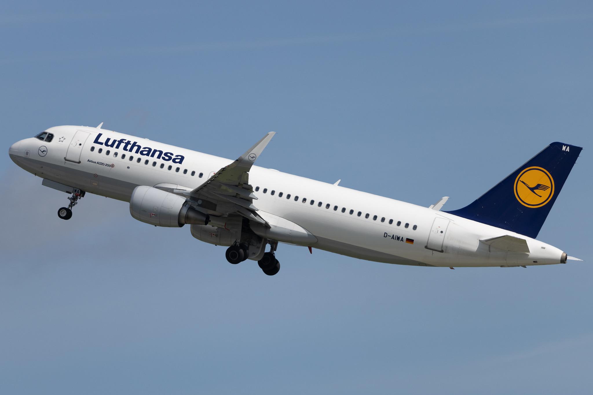 Munich Airport: Lufthansa (LH / DLH) | Airbus A320-214 A320 | D-AIWA | MSN 7681