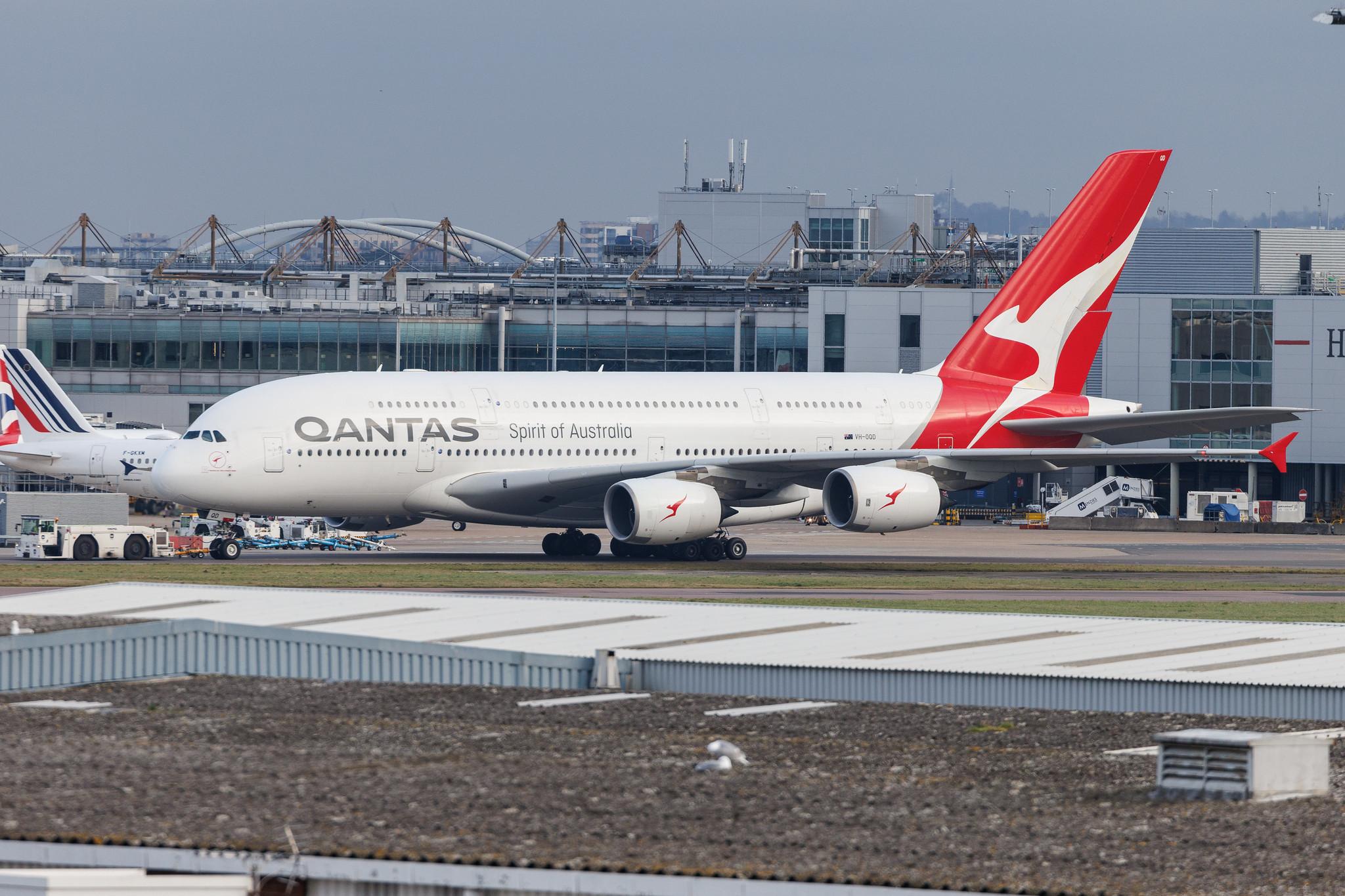 London Heathrow: Qantas (QF / QFA) | Airbus A380-842 A388 | VH-OQD | MSN 026