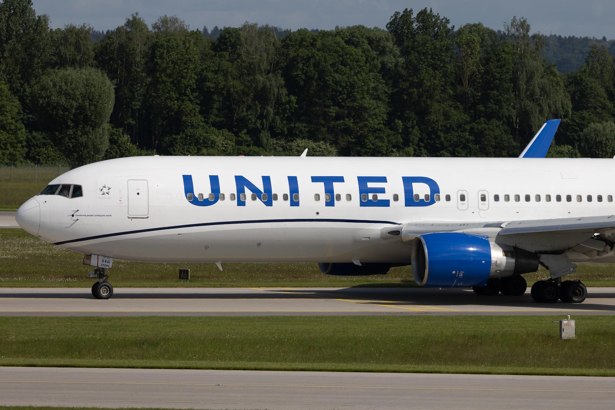 Munich Airport: United Airlines (UA / UAL) | Boeing 767-322(ER) B763 | N641UA | MSN 25091