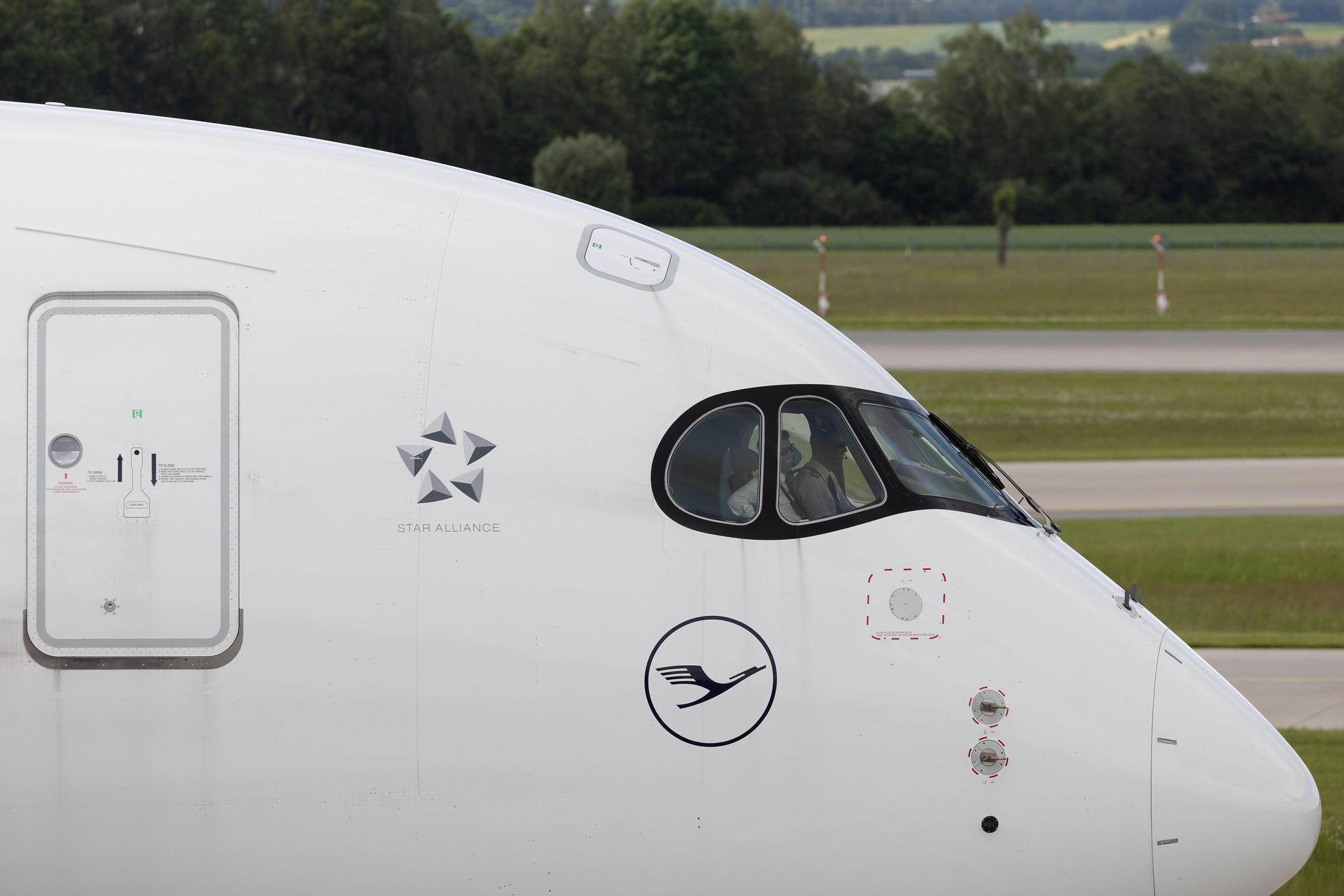 Munich Airport: Lufthansa (LH / DLH) | Airbus A350-941 A359 | D-AIXM | MSN 287