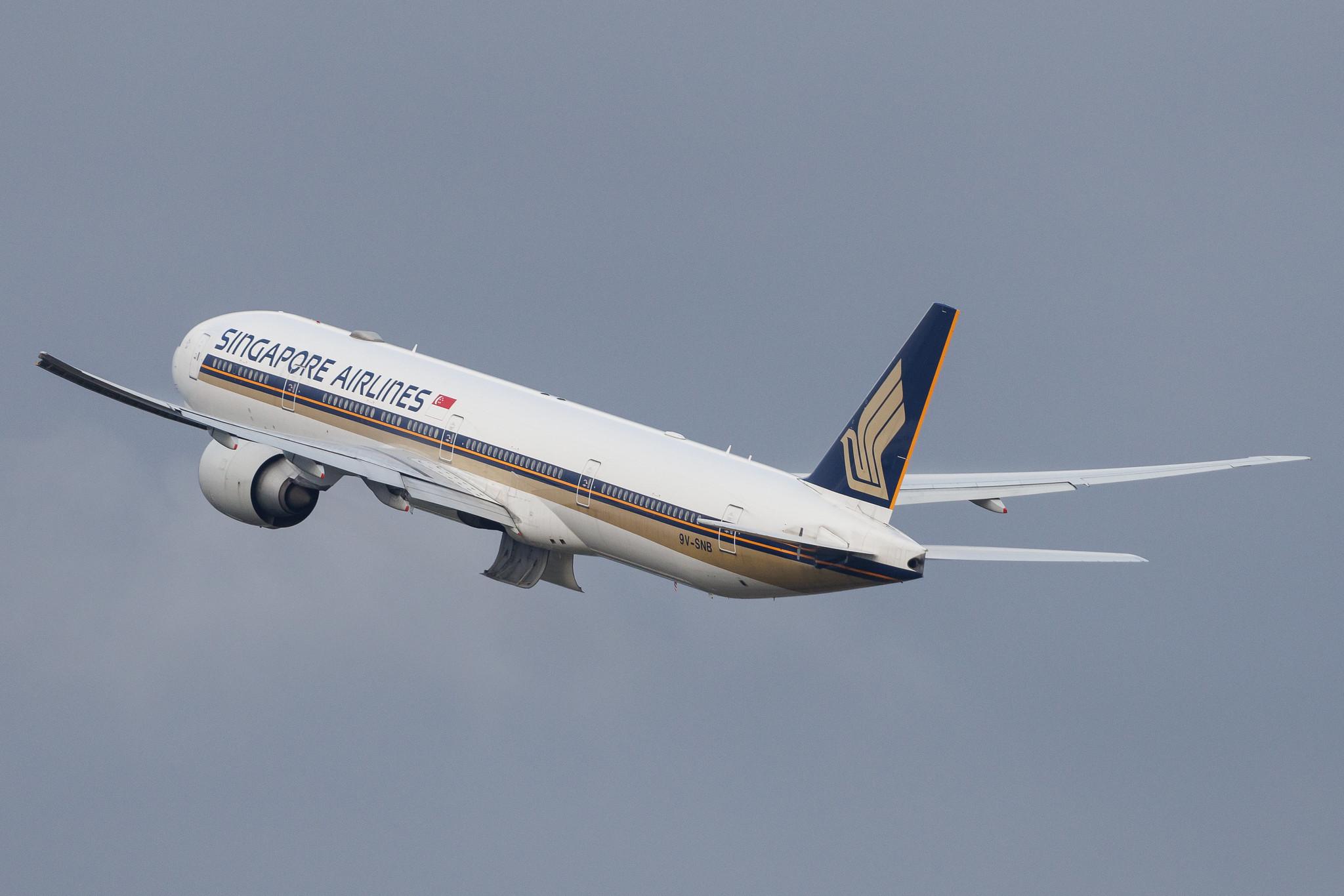 London Heathrow: Singapore Airlines (SQ / SIA) | Boeing 777-312(ER) B77W | 9V-SNB | MSN 42241
