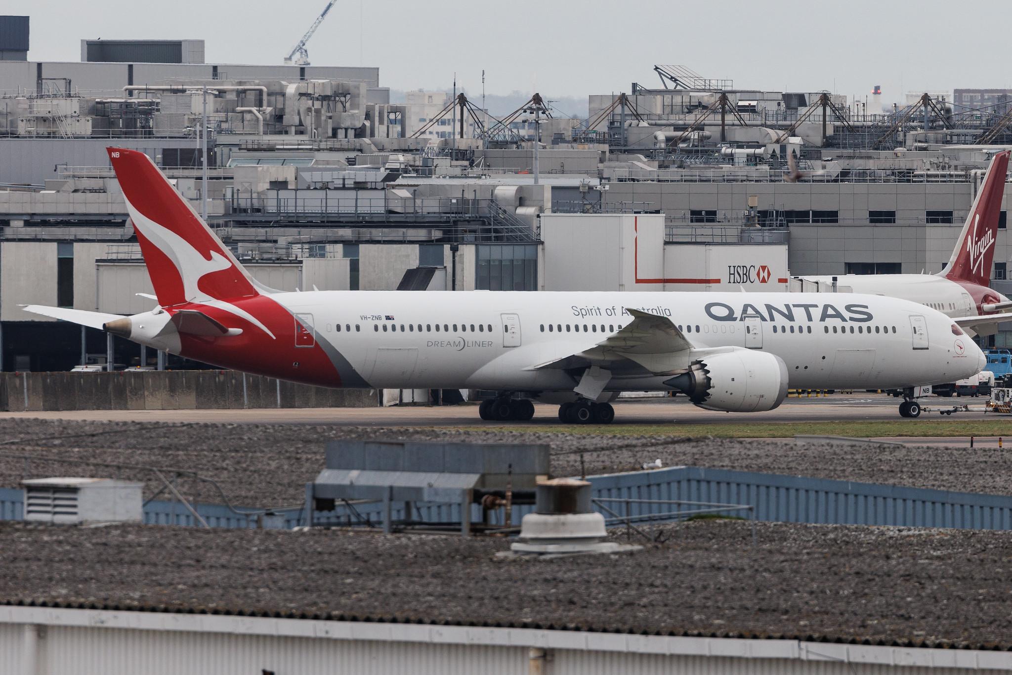London Heathrow: Qantas (QF / QFA) | Boeing 787-9 Dreamliner B789 | VH-ZNB | MSN 39039
