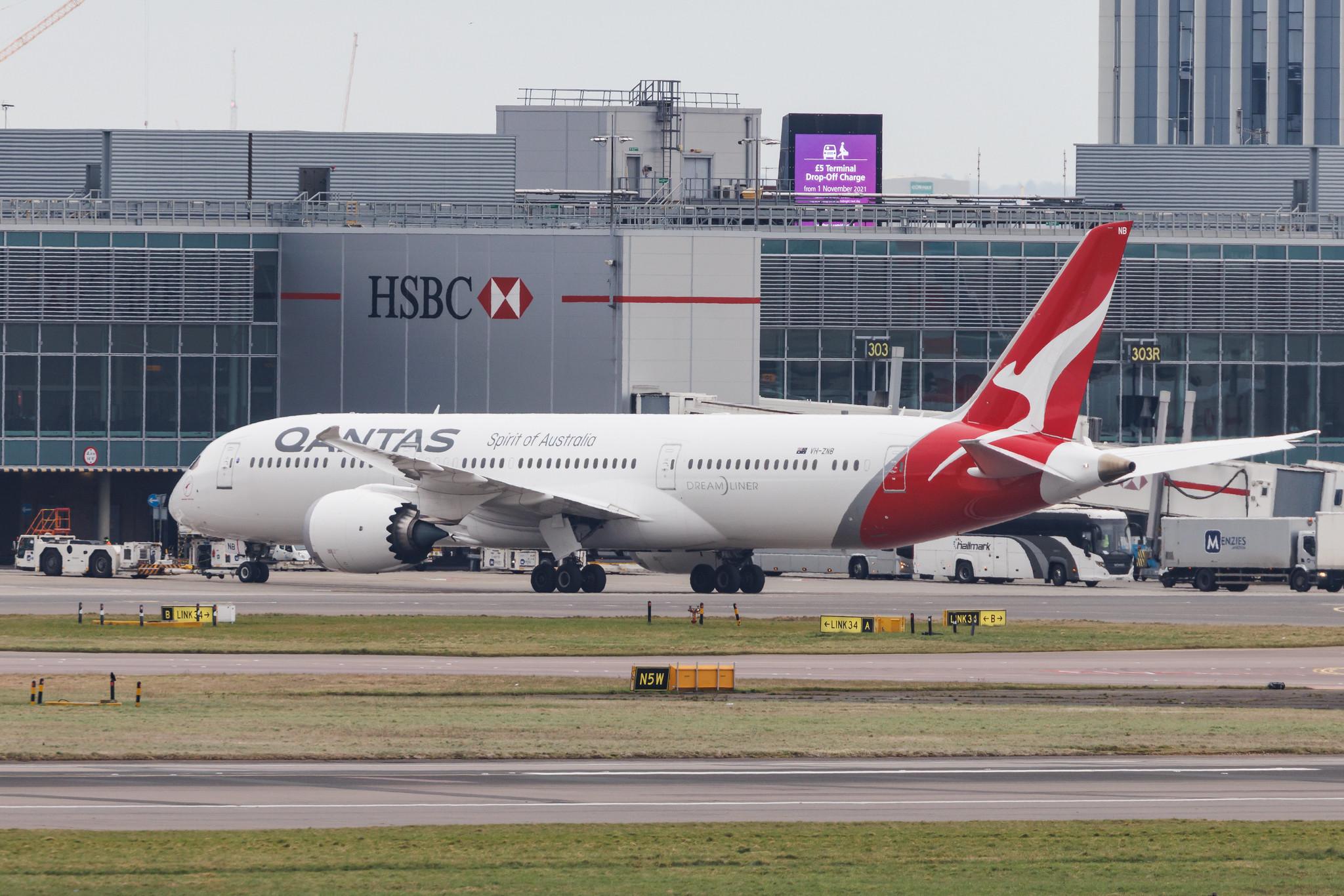 London Heathrow: Qantas (QF / QFA) | Boeing 787-9 Dreamliner B789 | VH-ZNB | MSN 39039