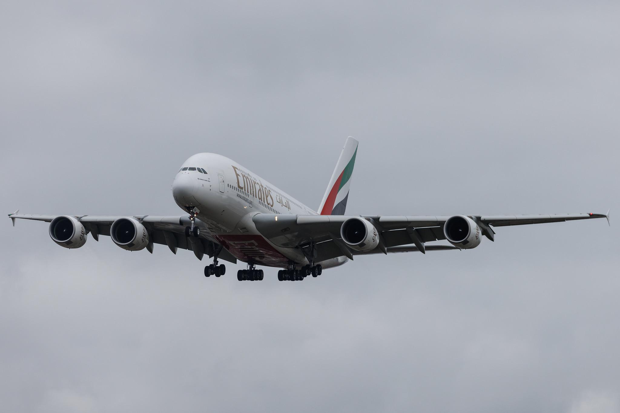 London Heathrow: Emirates (EK / UAE) | Airbus A380-861 A388 | A6-EEN | MSN 135