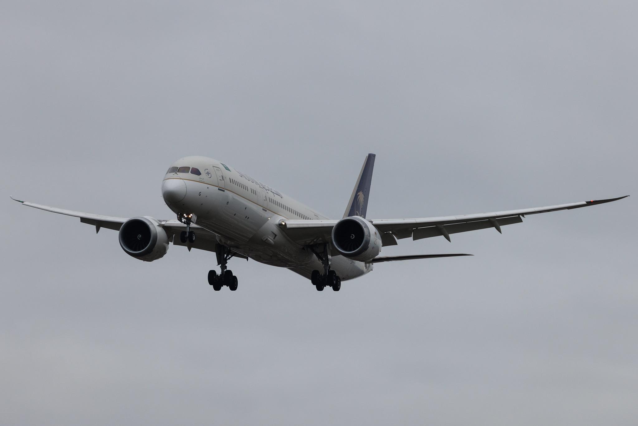 London Heathrow: Saudia (SV / SVA) |  Boeing 787-9 Dreamliner B789 | HZ-ARG | MSN 41550