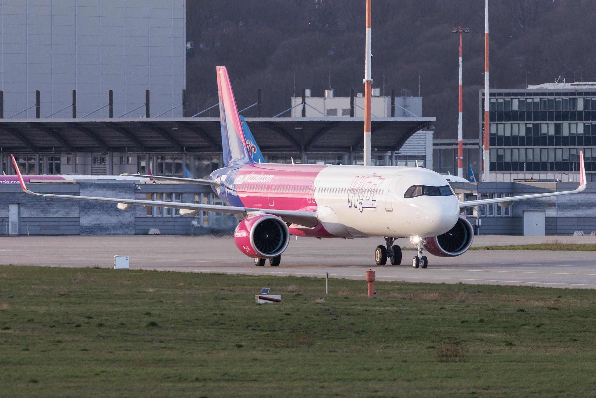Hamburg Finkenwerder: Wizz Air Malta | Airbus A321-271NX A21N | D-AVXD | 9H-WDM | MSN 11273