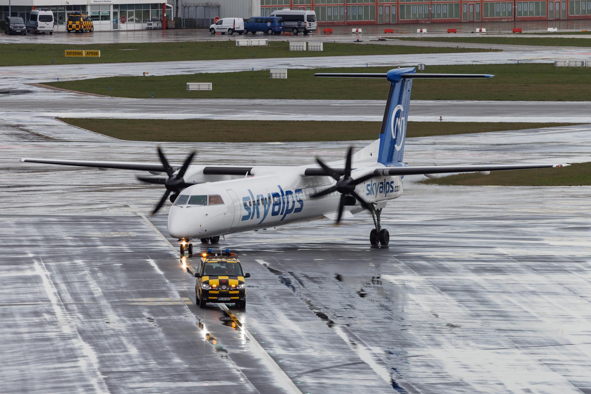 Hamburg Airport: SkyAlps | De Havilland Canada Dash 8-400 DH8D | 9H-PET | MSN 4104