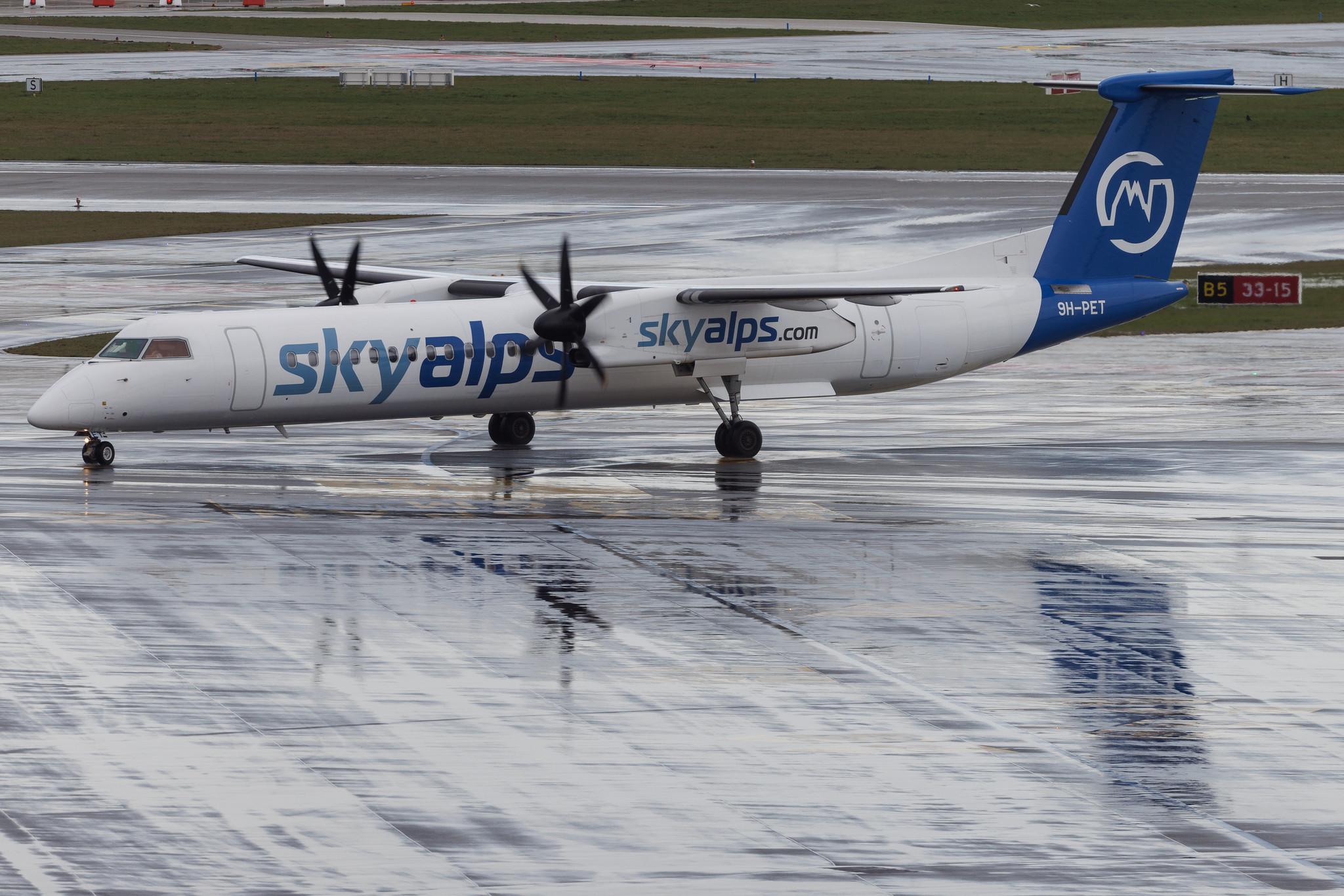 Hamburg Airport: SkyAlps | De Havilland Canada Dash 8-400 DH8D | 9H-PET | MSN 4104