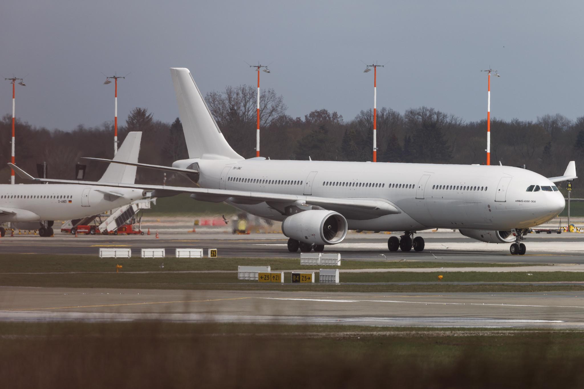 Hamburg Airport: SmartLynx (6Y / ART) | Operator: SmartLynx Malta | Airbus A330-343 A333 | 9H-SMG | MSN 1533