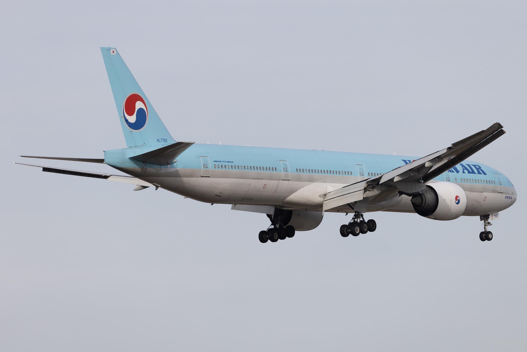 Frankfurt Airport: Korean Air (KE / KAL) | Boeing 777-3B5(ER) B77W | HL7782 | MSN 37643