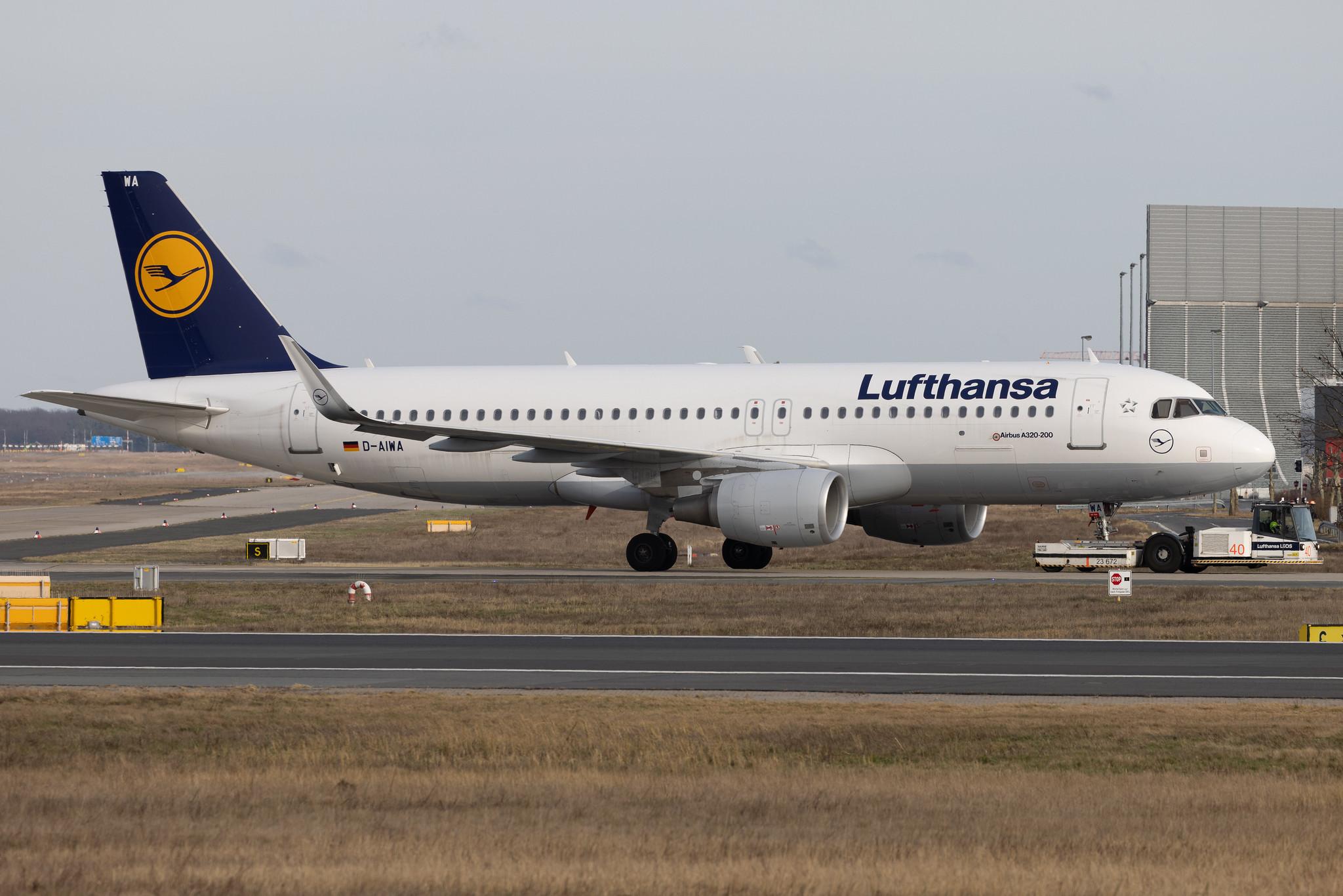 Frankfurt Airport: Lufthansa (LH / DLH) | Airbus A320-214 A320 | D-AIWA | MSN 7681